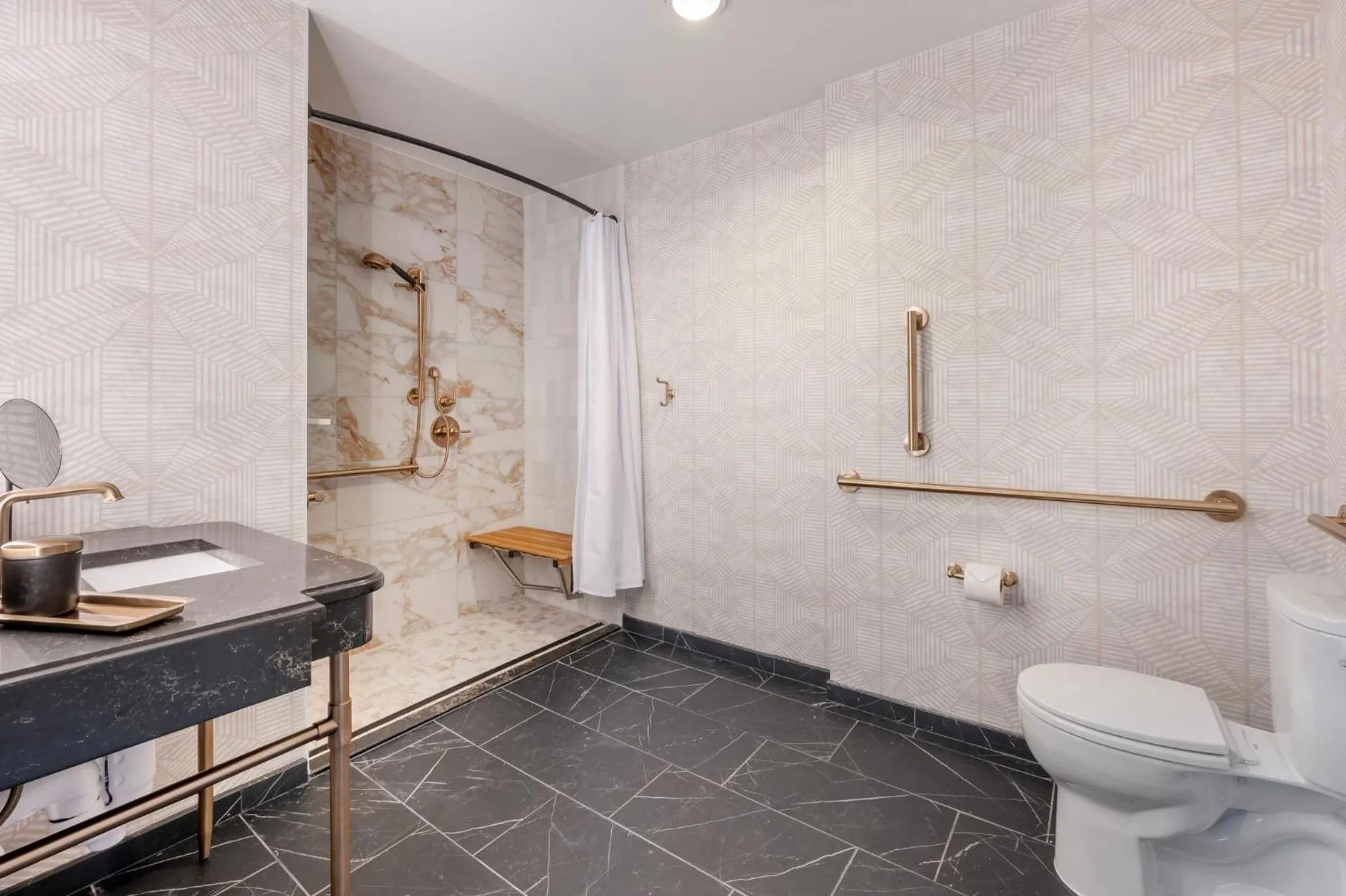 Bathroom in Omni Severin Hotel