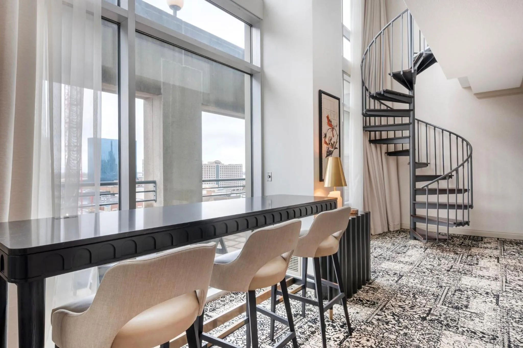 Bedroom in Omni Severin Hotel