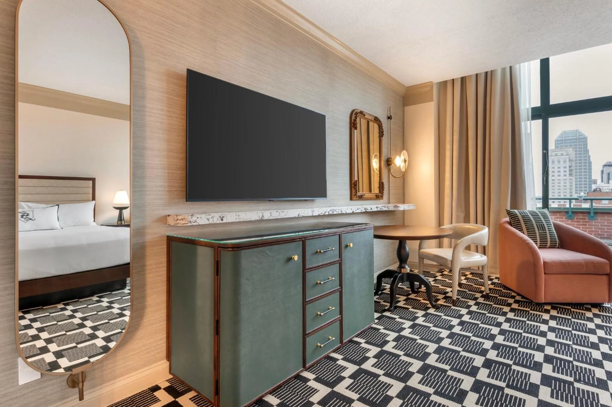 Nearby landmark, Bed in Omni Severin Hotel