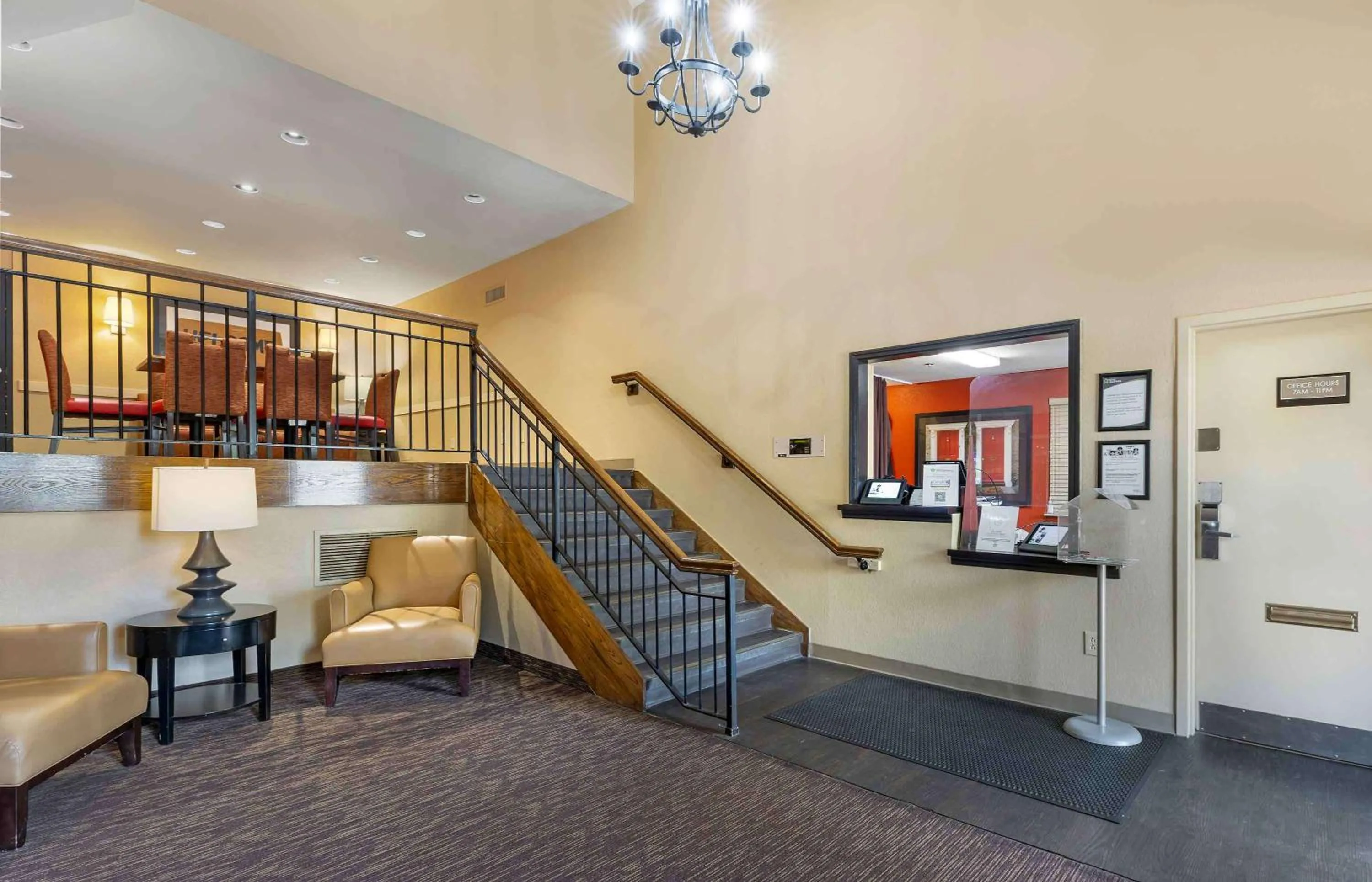 Lobby or reception in Studio 6 - St Louis, MO - Westport-Craig Road