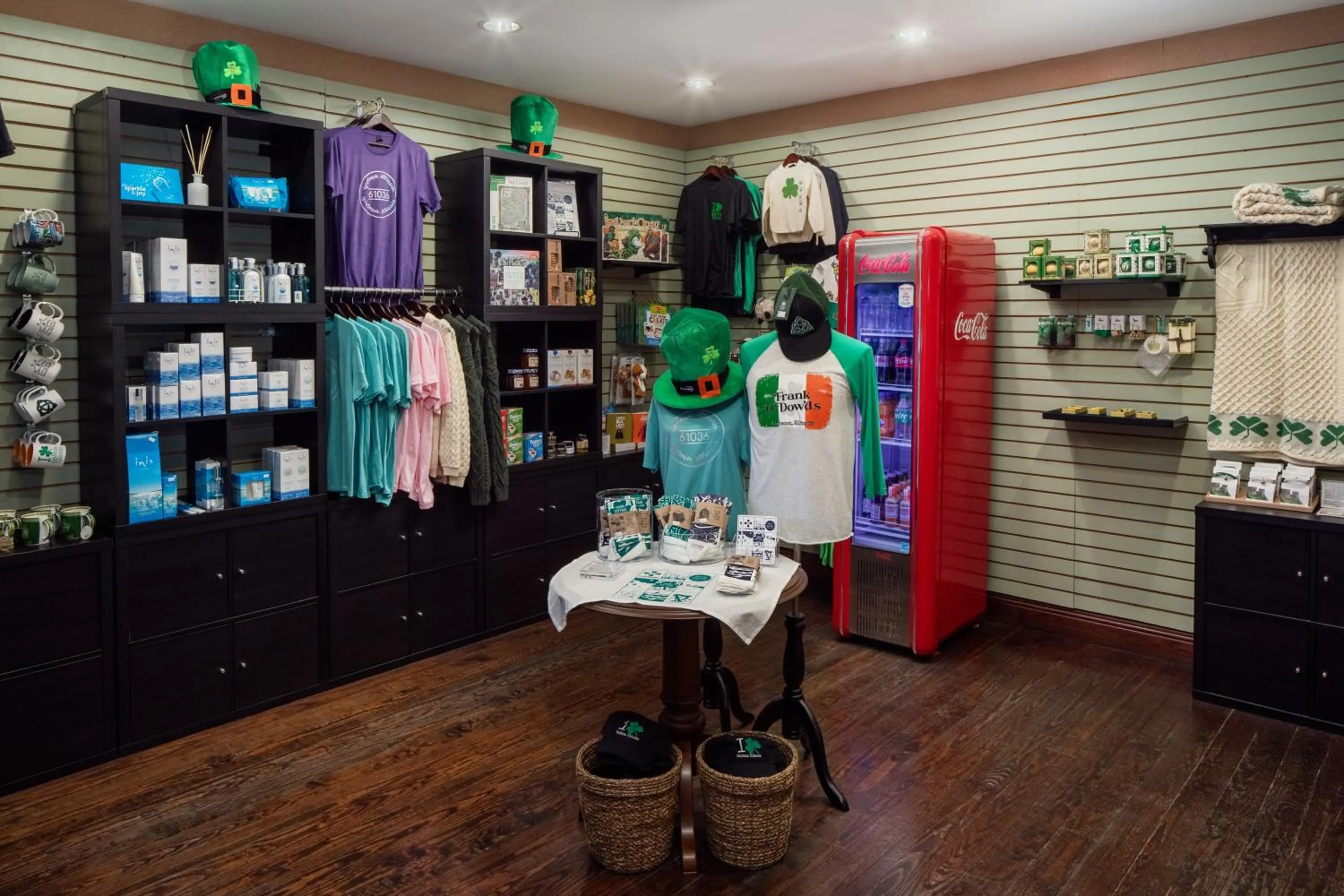 Shopping Area in Irish Cottage Inn & Suites