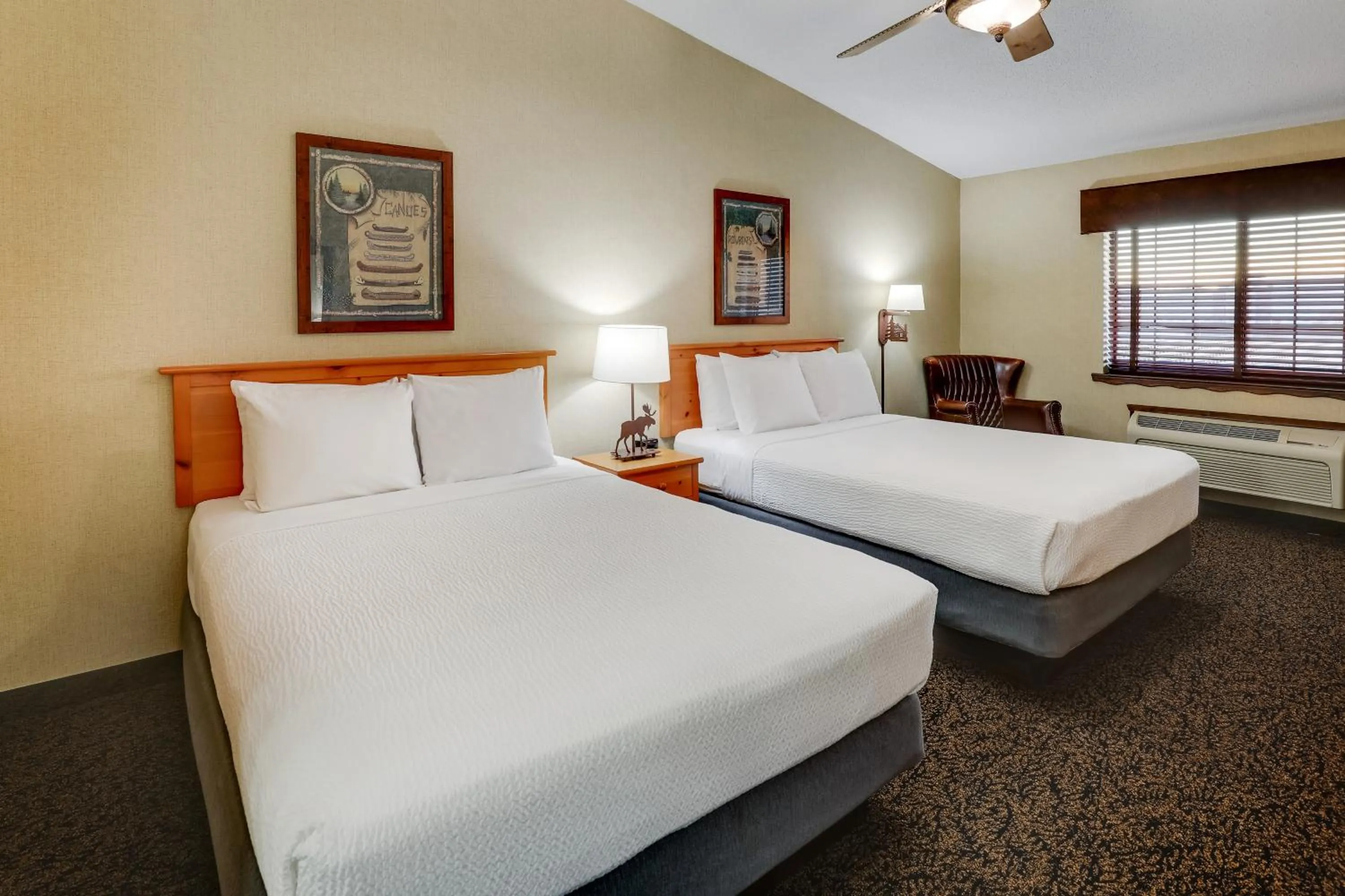 Bed in Stoney Creek Hotel Quad Cities - Moline