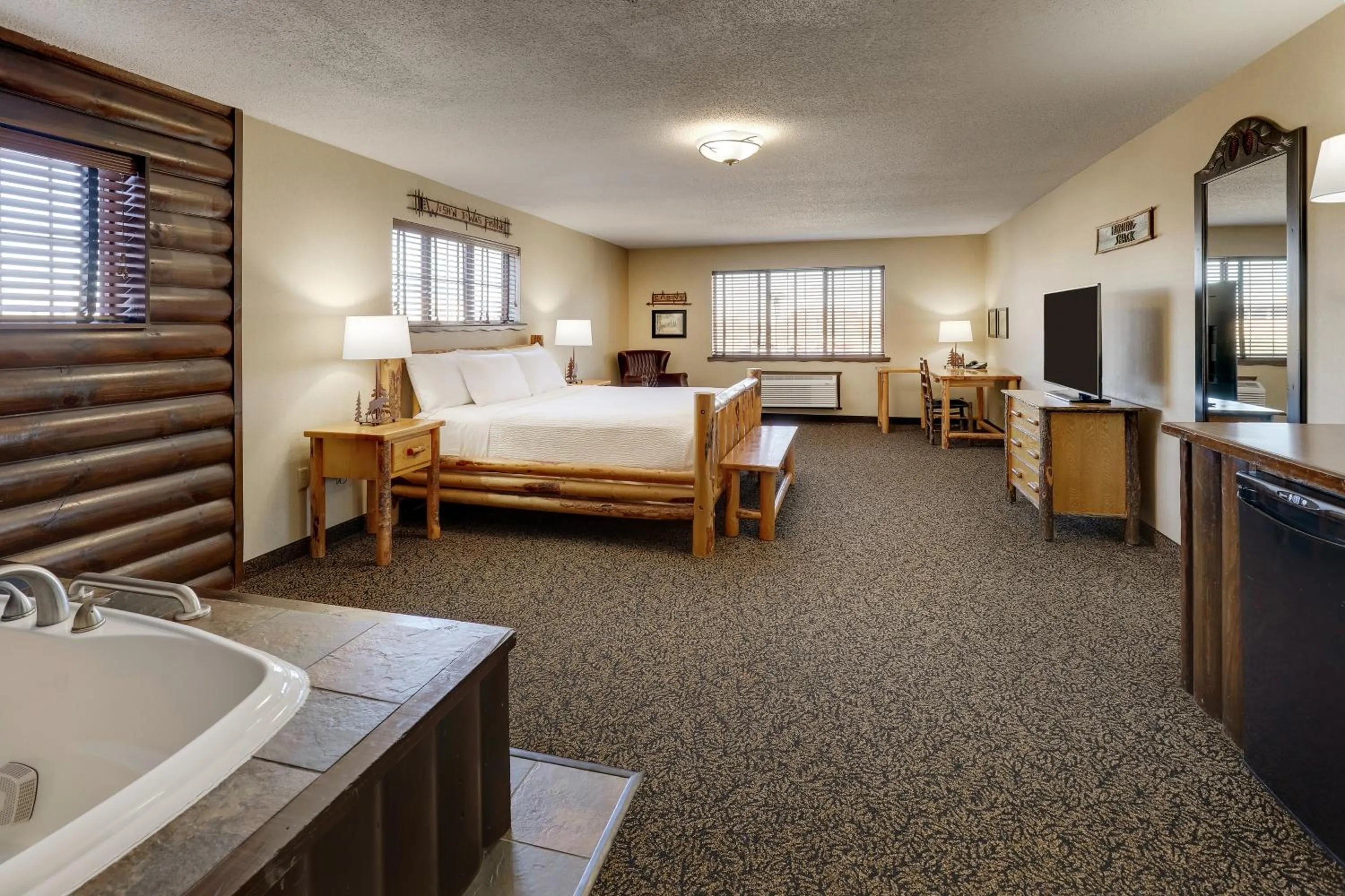Bed in Stoney Creek Hotel Quad Cities - Moline