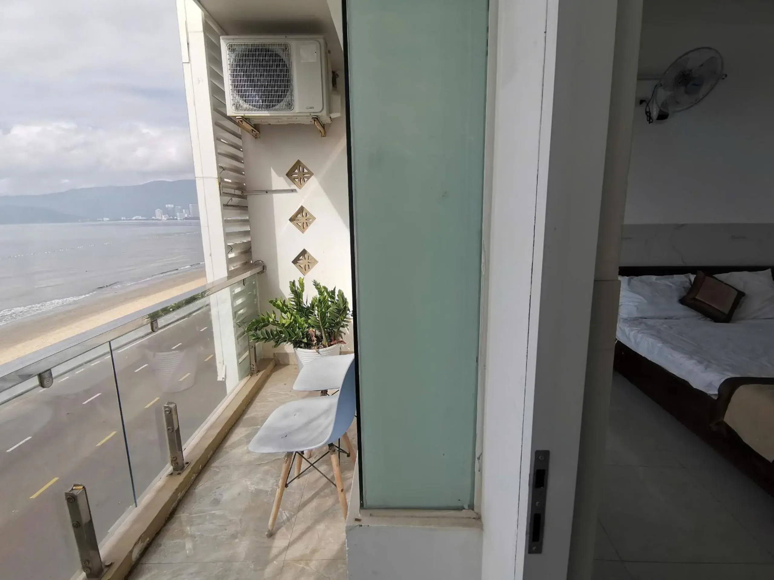 Double Room with Balcony and Sea View in VIVU HOTEL Double Room with Balcony and Sea View in VIVU HOTEL