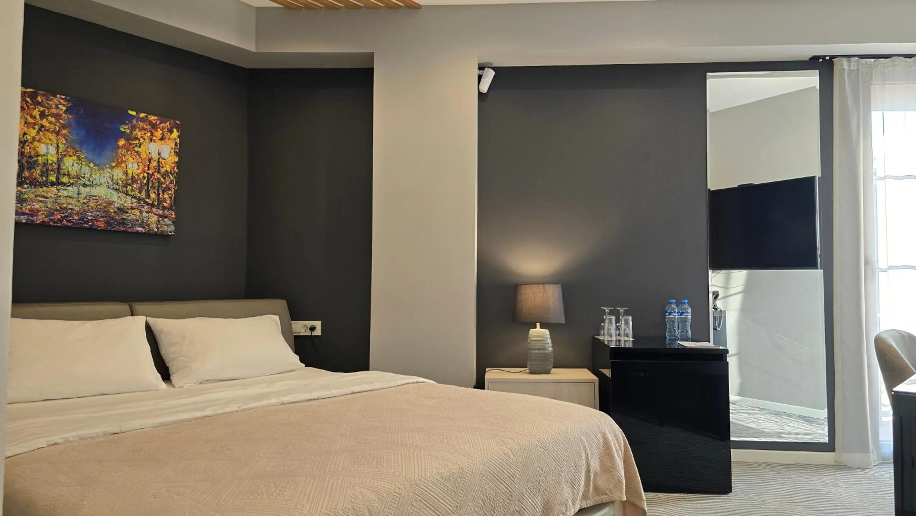 Bedroom, Bed in Silver 39 Corner Hotel