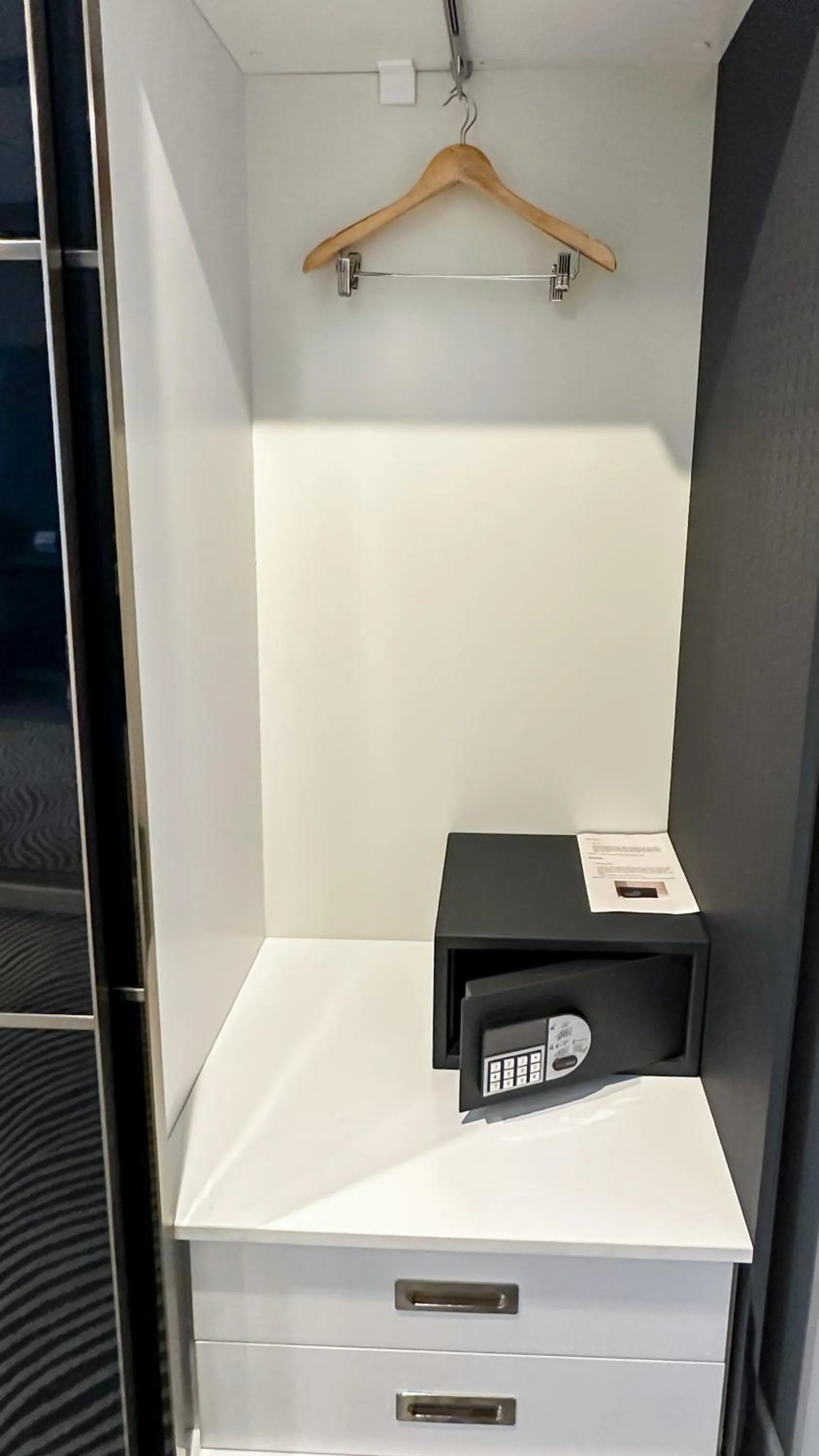 safe in Silver 39 Corner Hotel