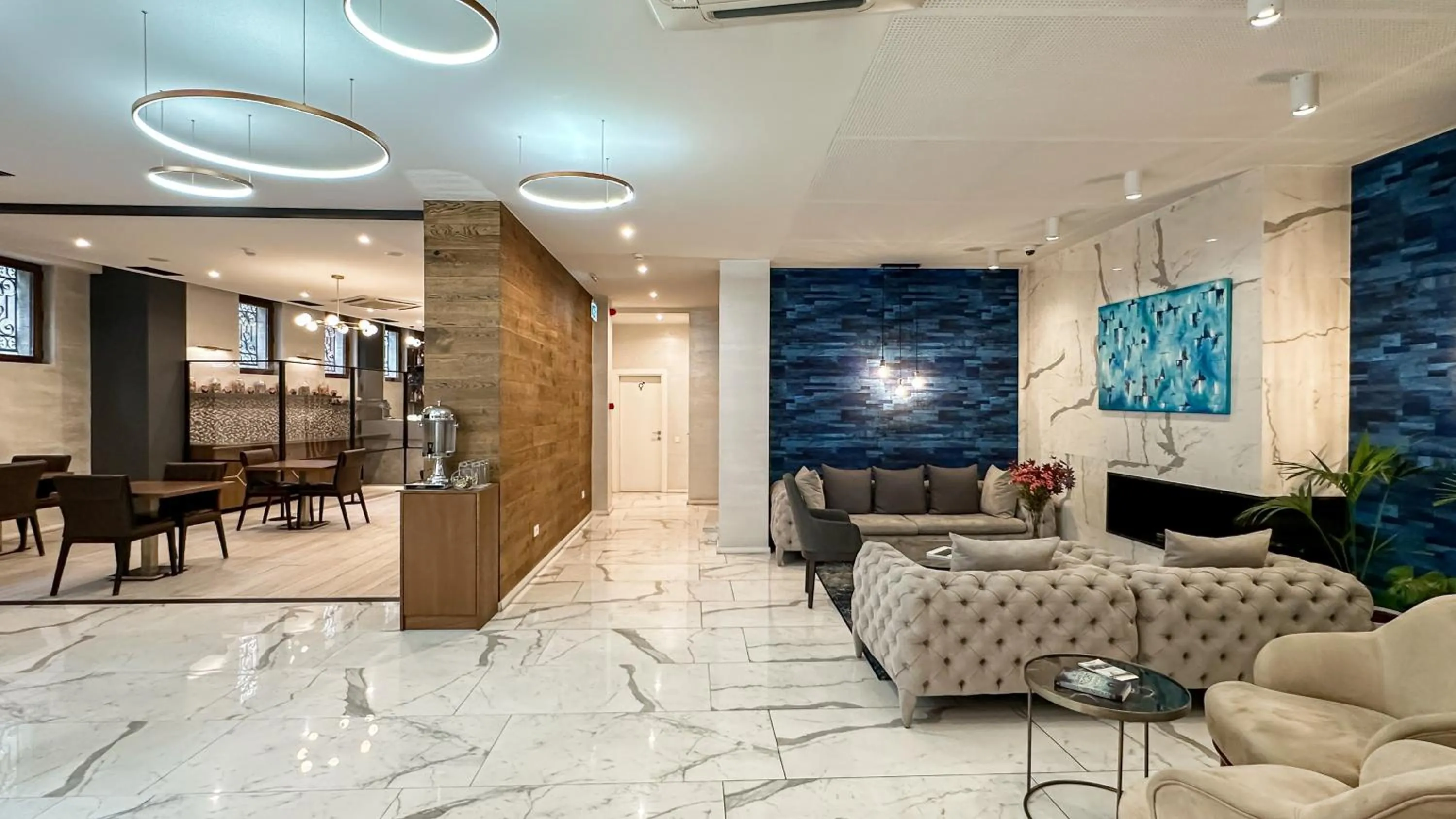 Property building in Silver 39 Corner Hotel