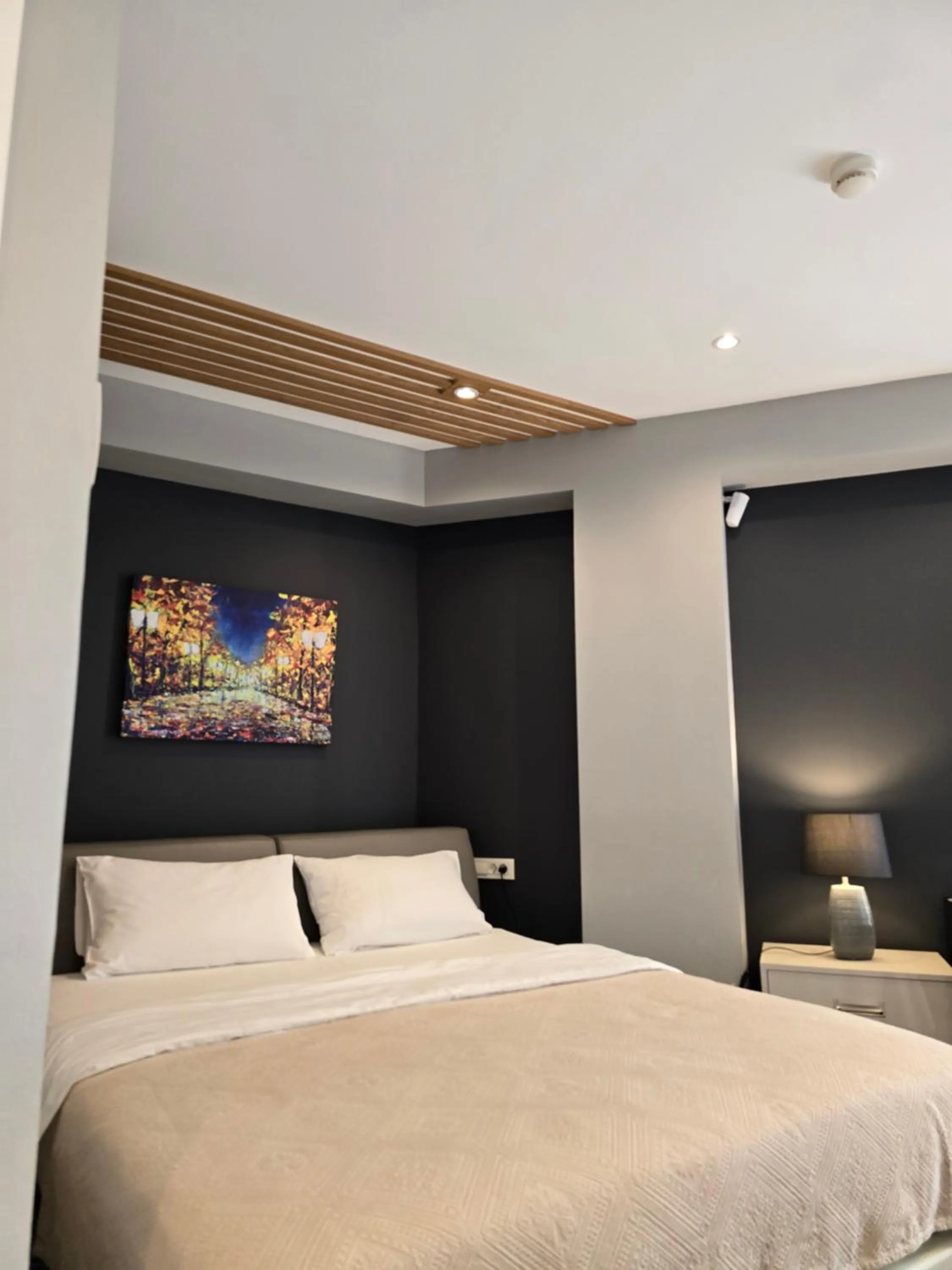 Bed in Silver 39 Corner Hotel