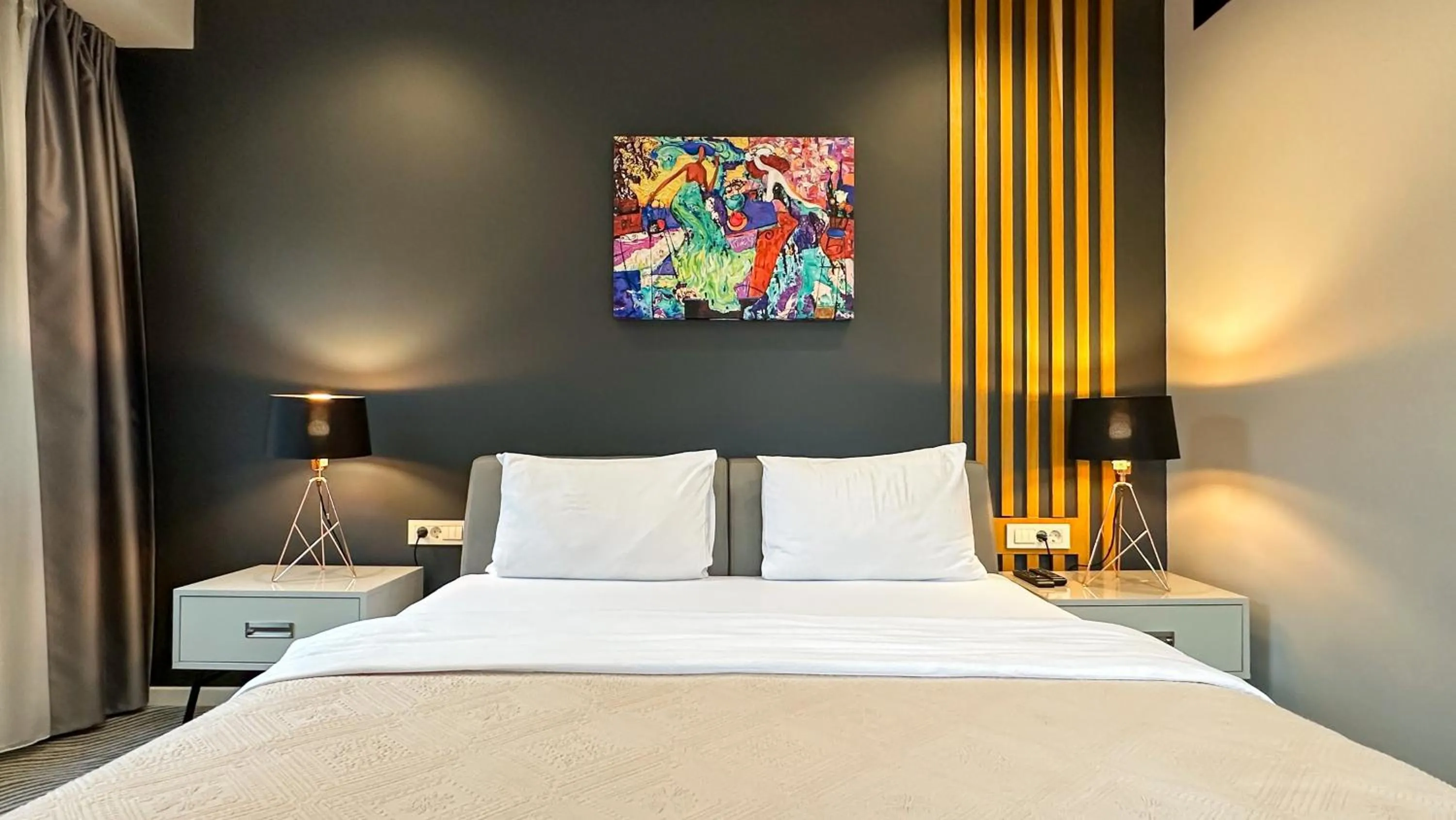 Bed in Silver 39 Corner Hotel