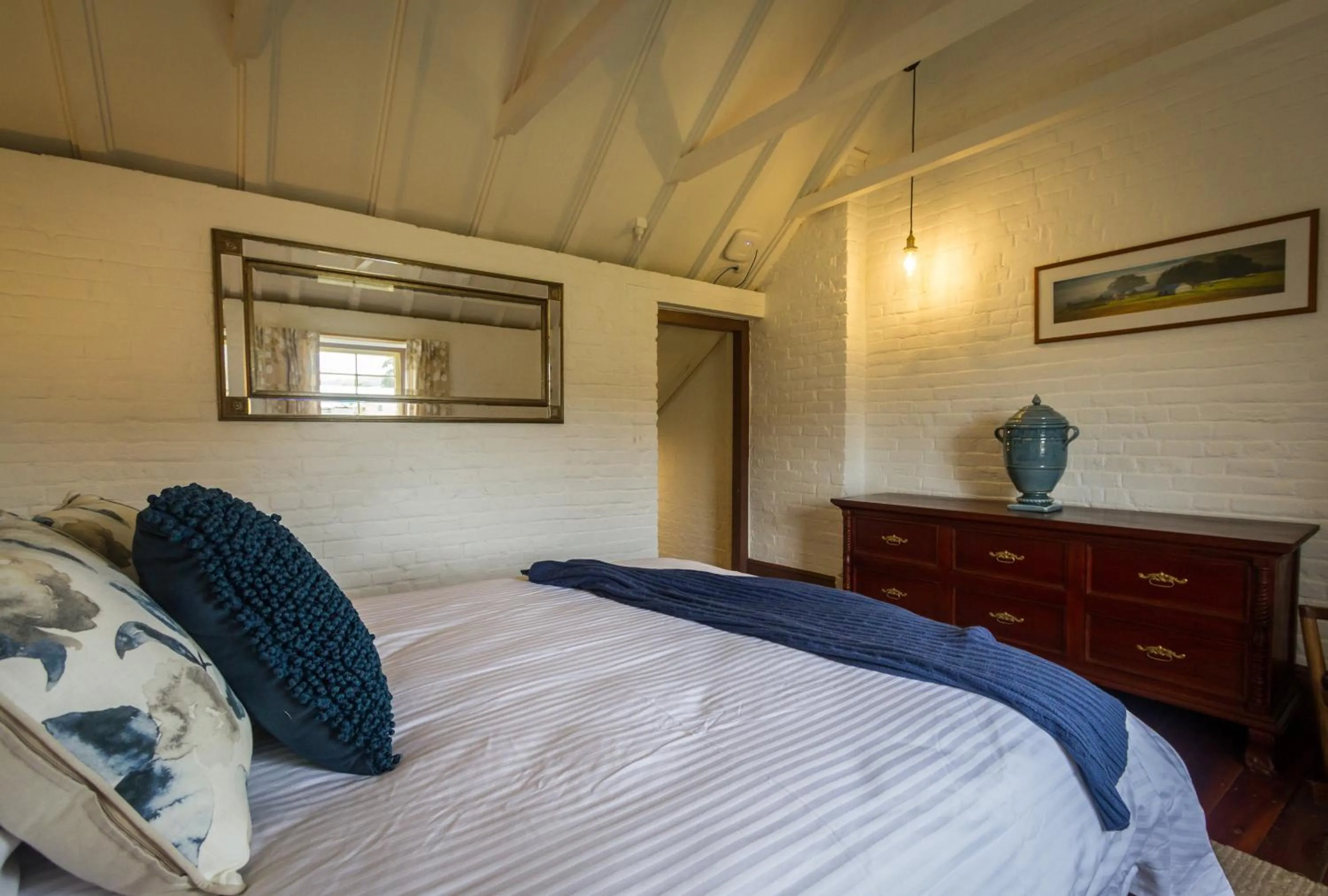 Bedroom, Bed in The Barracks, Tocal