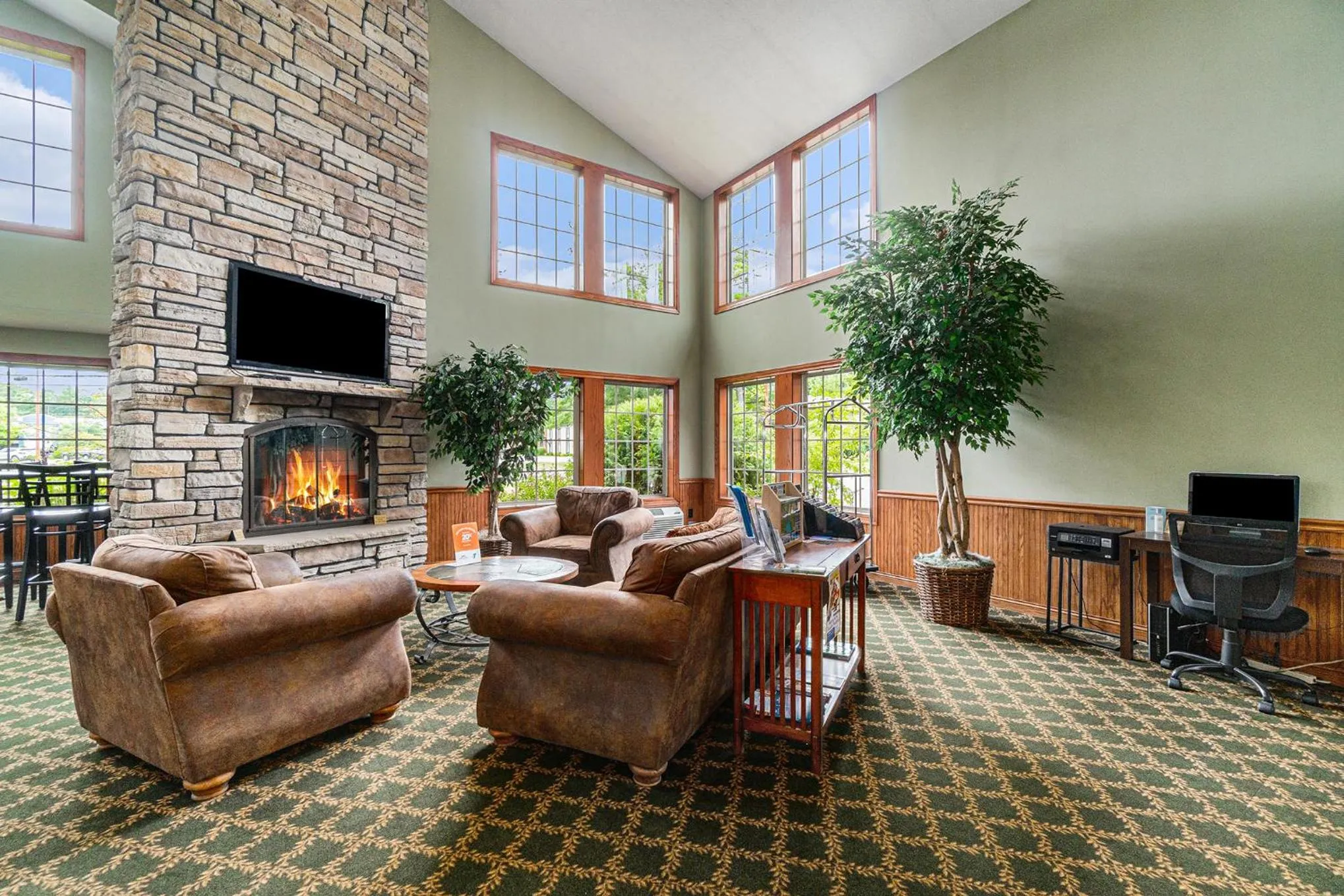 Lobby or reception in Howard Johnson by Wyndham Traverse City