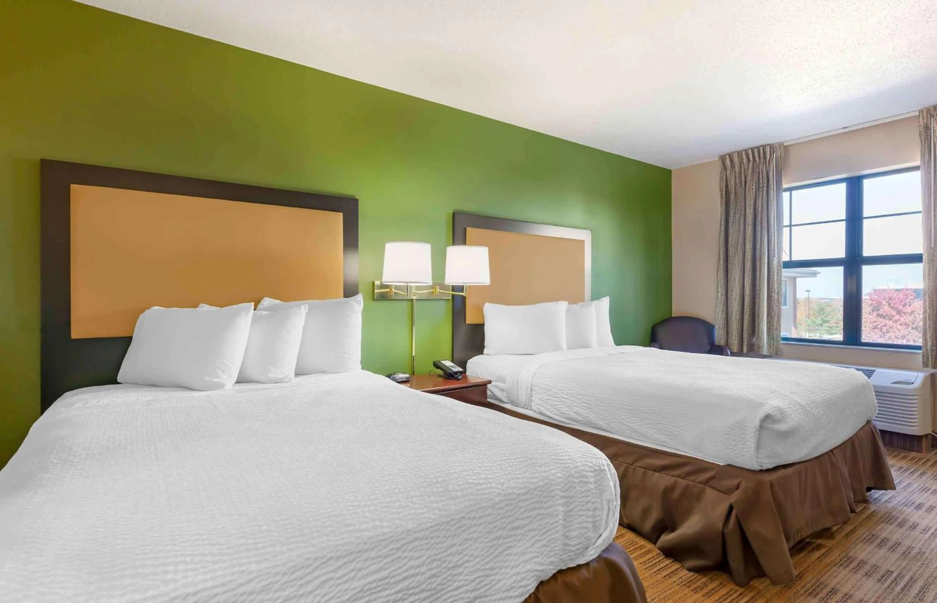 Bedroom, Bed in Extended Stay America Suites - Madison - Junction Court