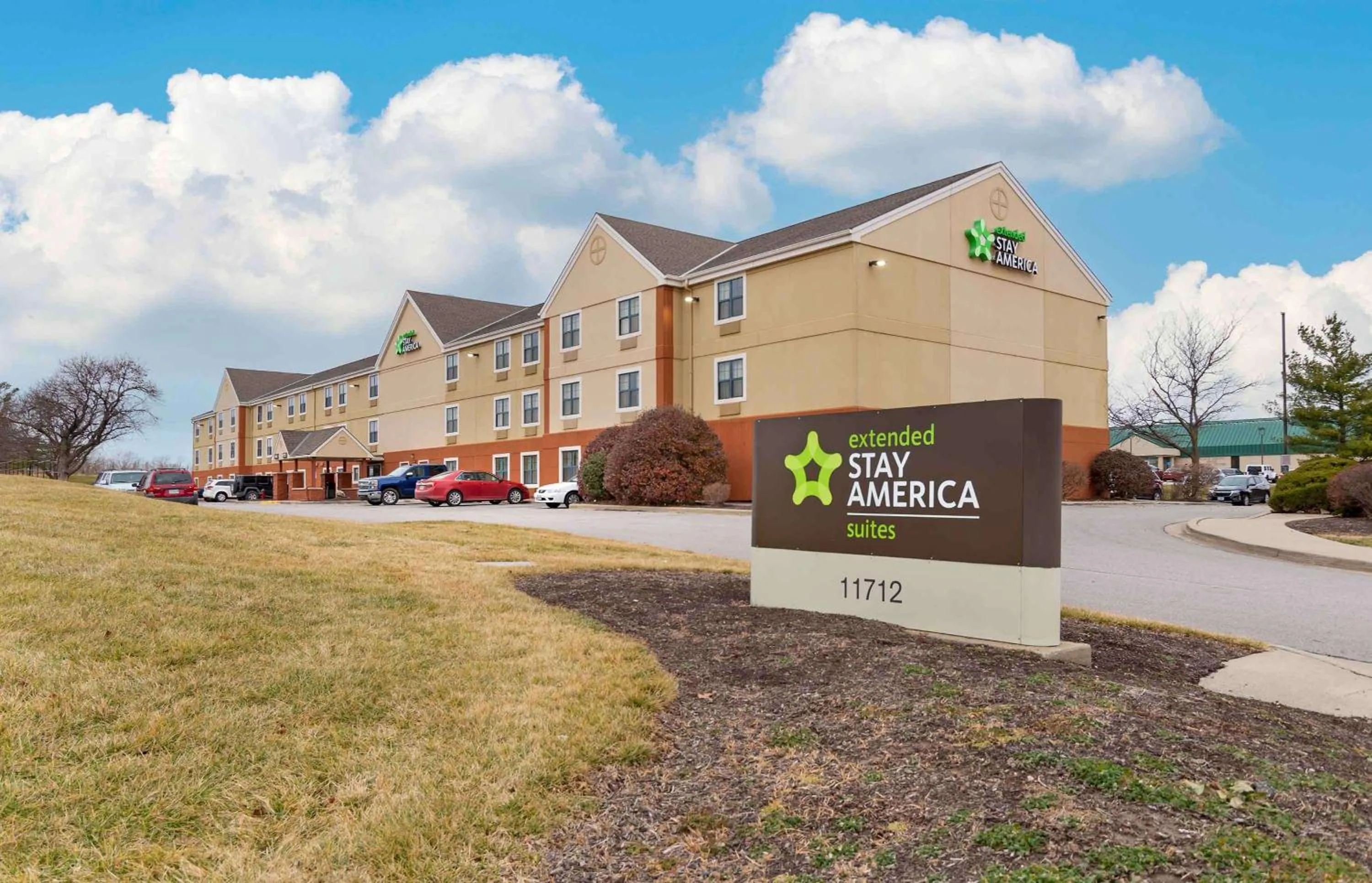 Property building in Extended Stay America Suites - Kansas City - Airport