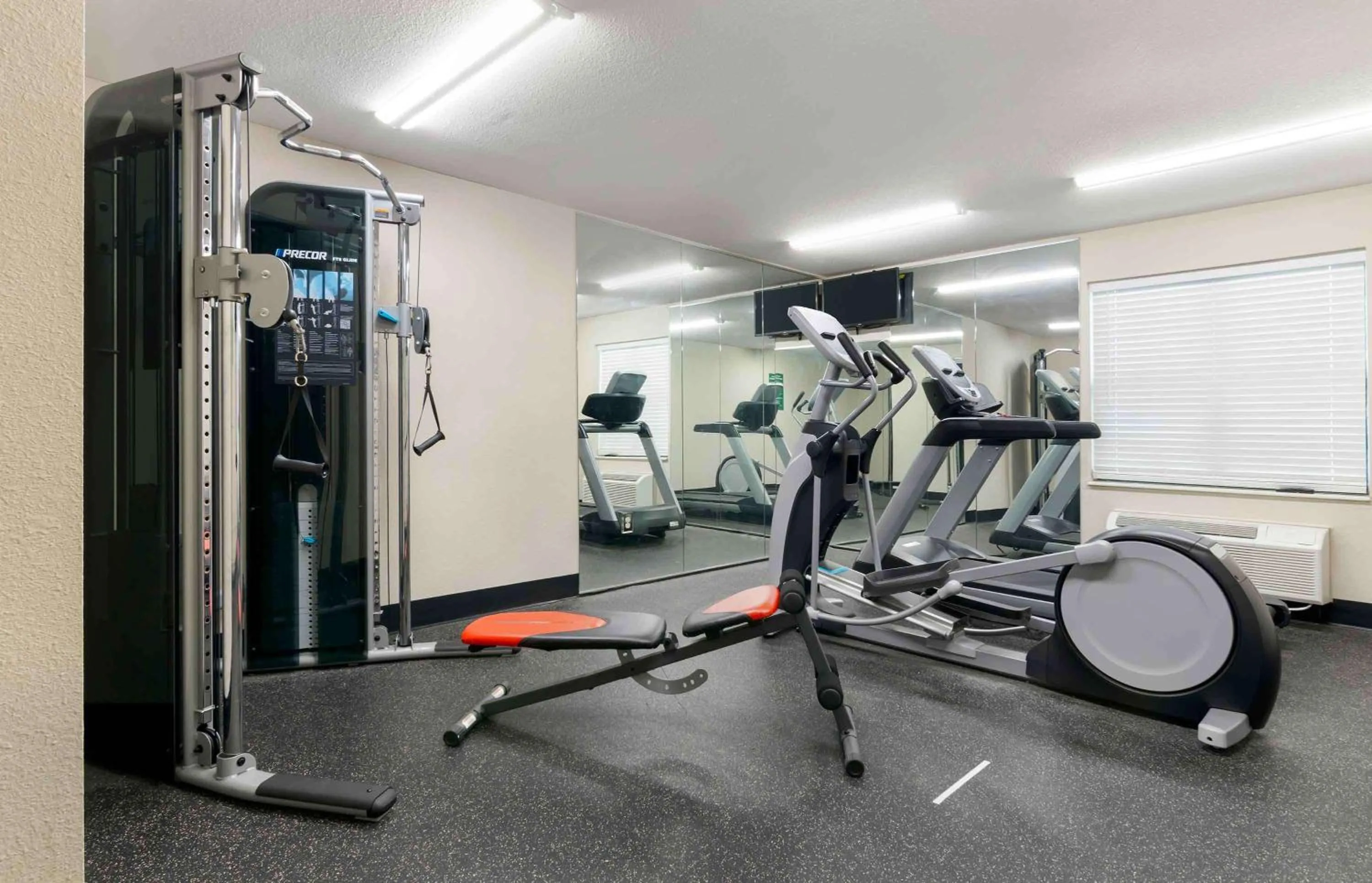 Fitness centre/facilities in Extended Stay America Suites - Kansas City - Airport