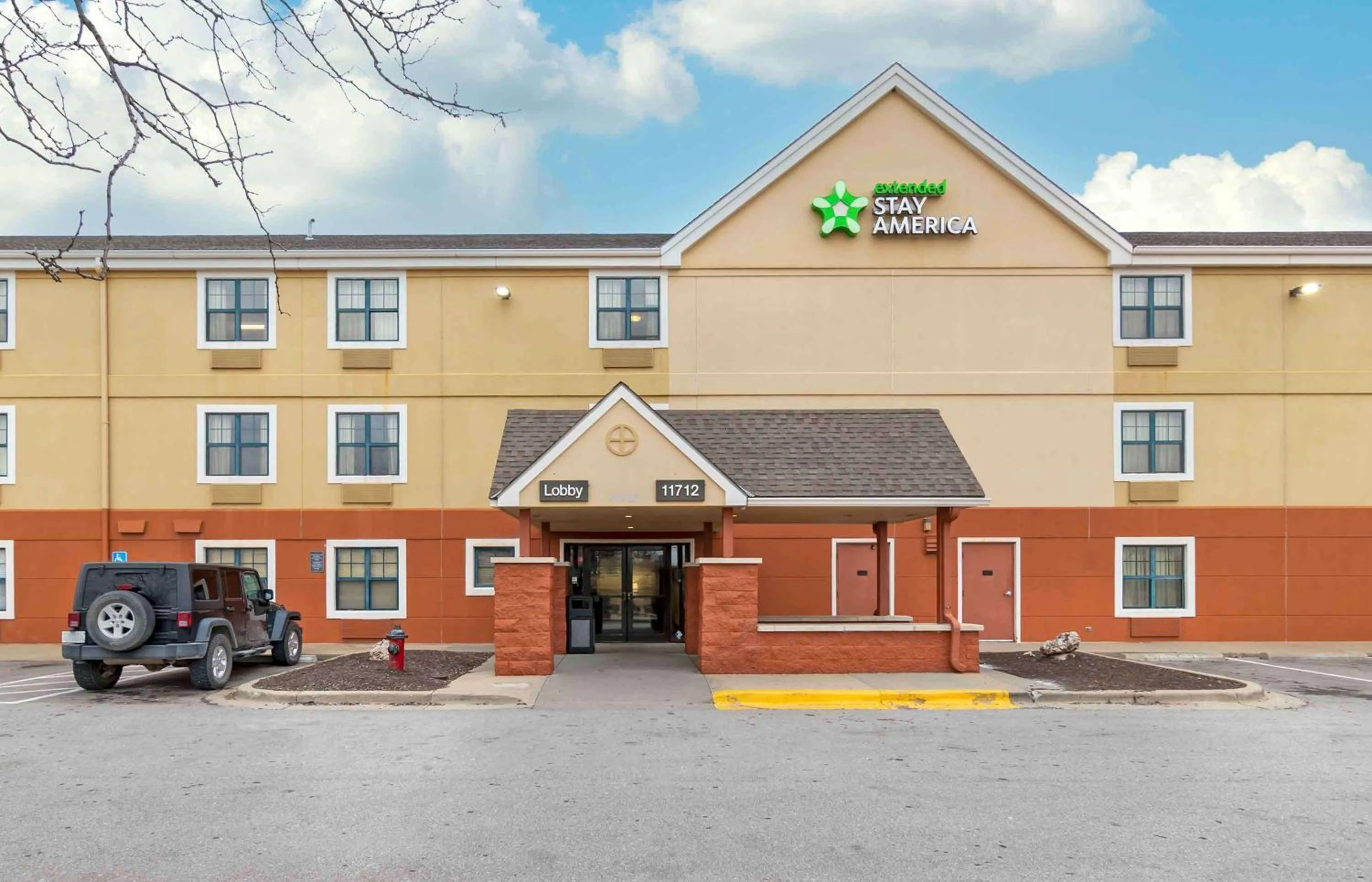 Property building in Extended Stay America Suites - Kansas City - Airport