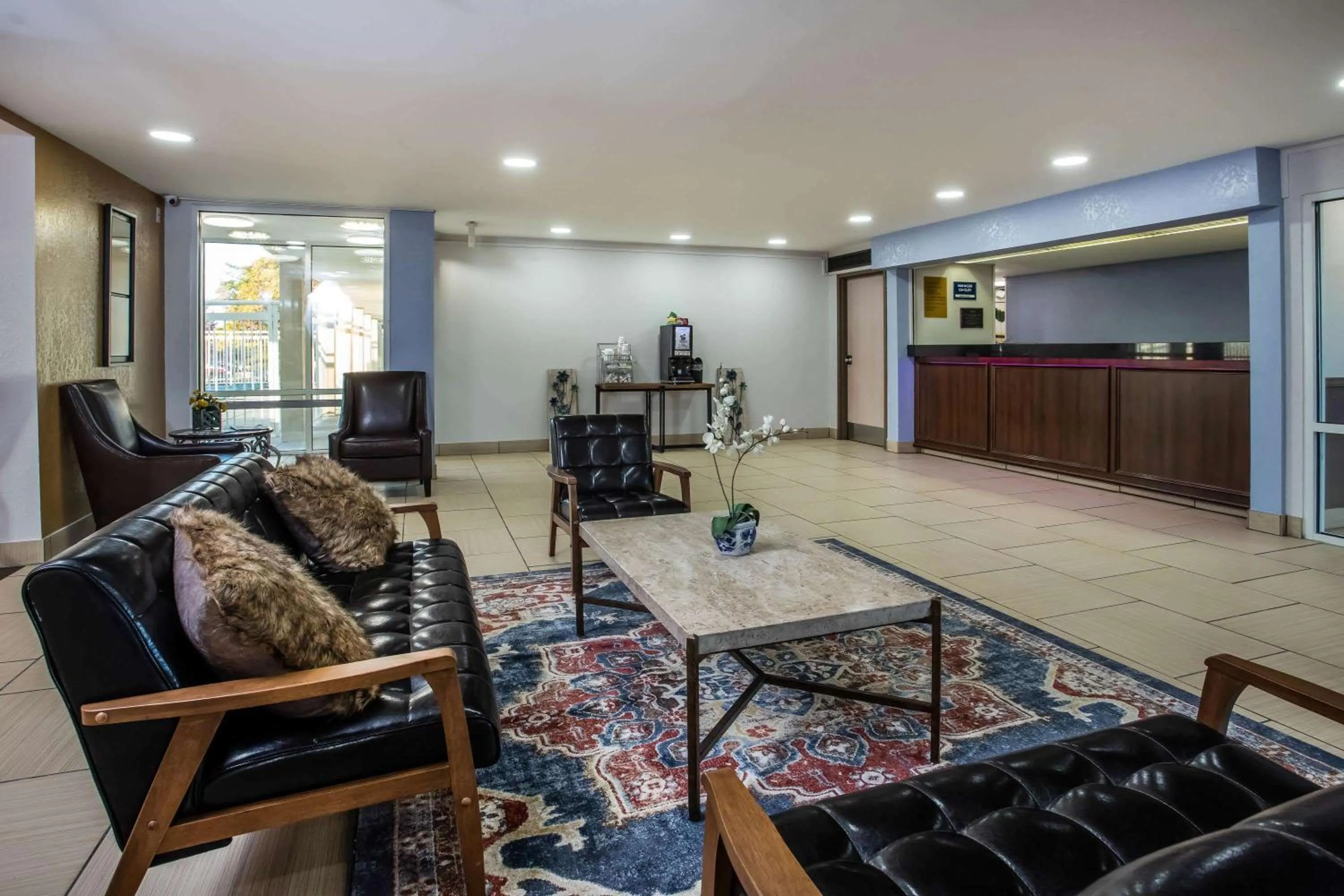 Lobby or reception in Travelodge by Wyndham Fort Wayne North