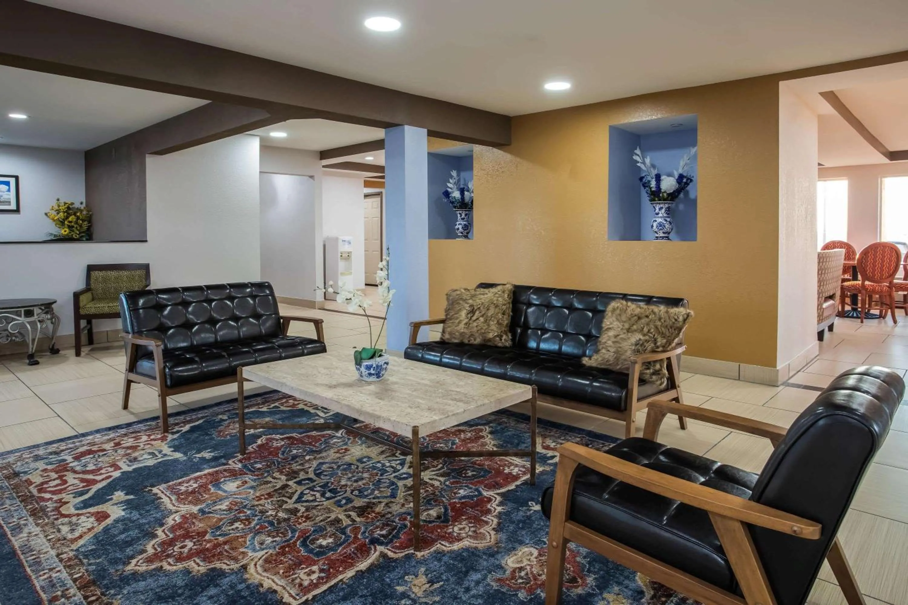 Lobby or reception in Travelodge by Wyndham Fort Wayne North