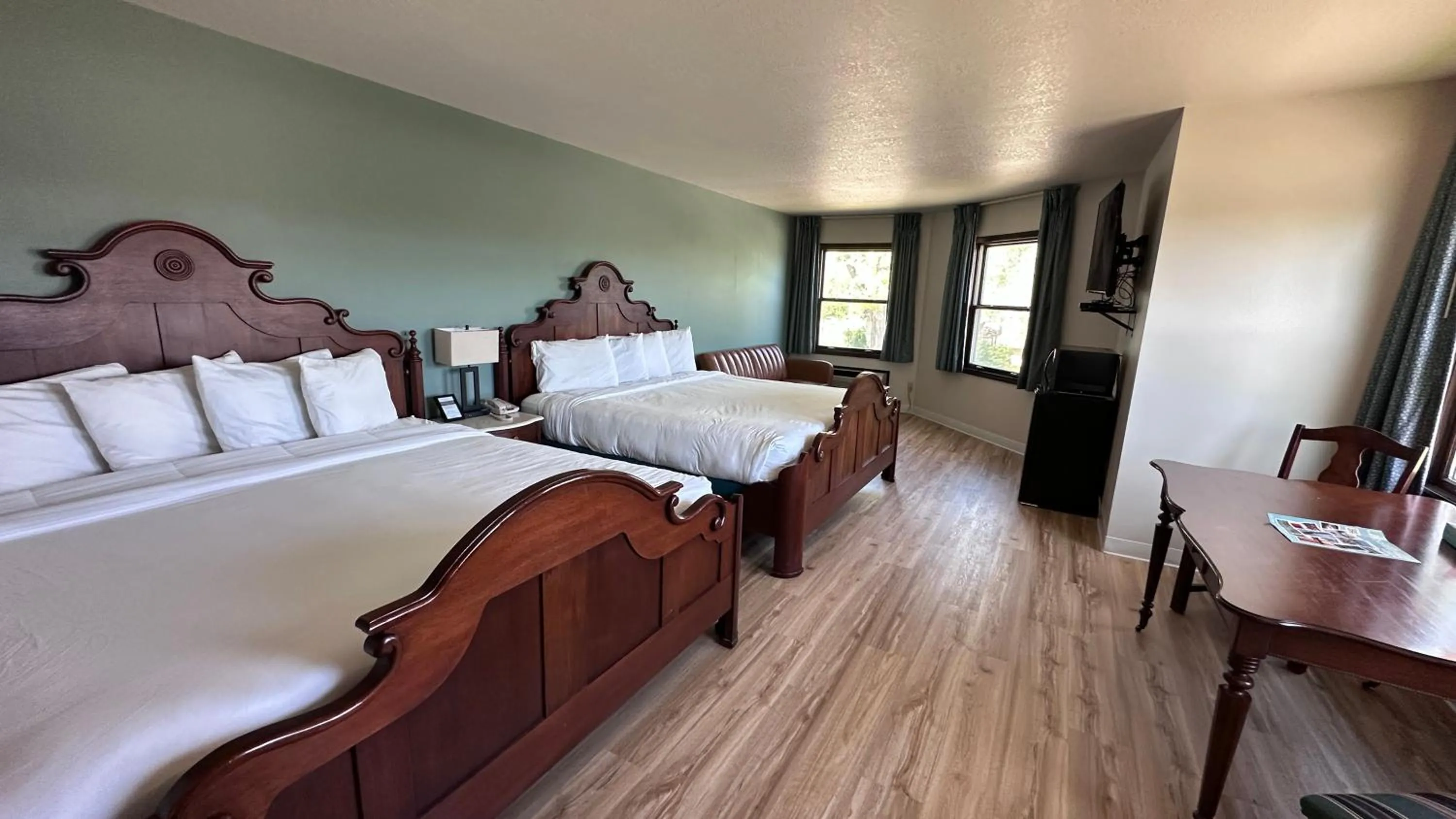 Bed in The Shelby Inn