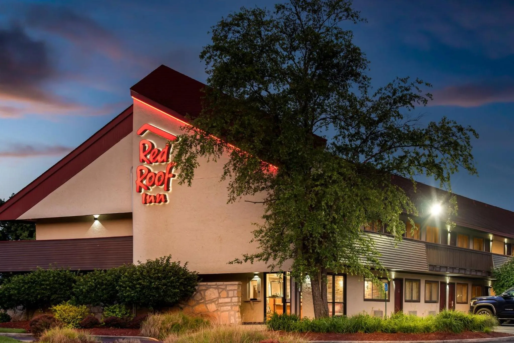 Property building in Red Roof Inn Indianapolis North - College Park