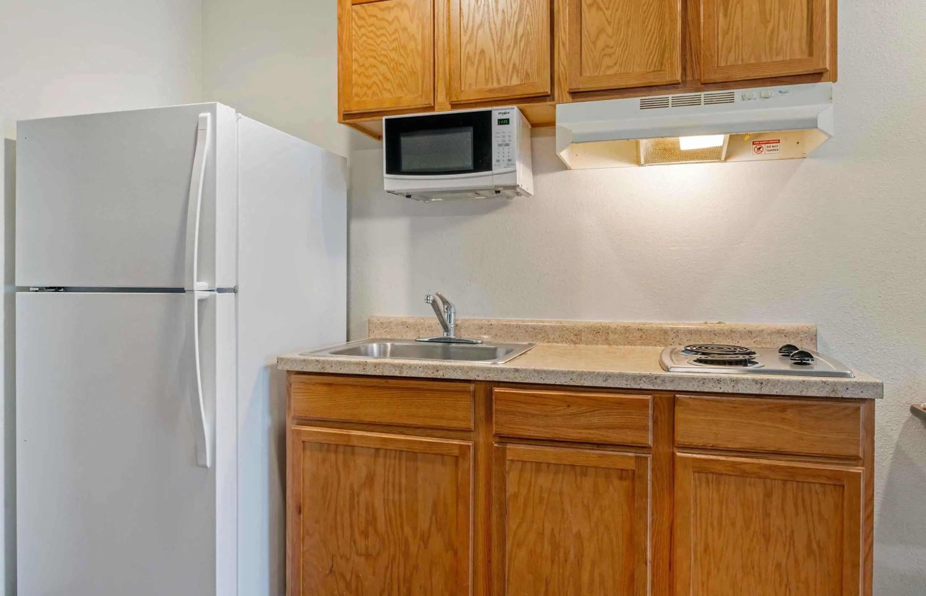 Kitchen or kitchenette in Extended Stay America Select Suites - Indianapolis - Lawrence