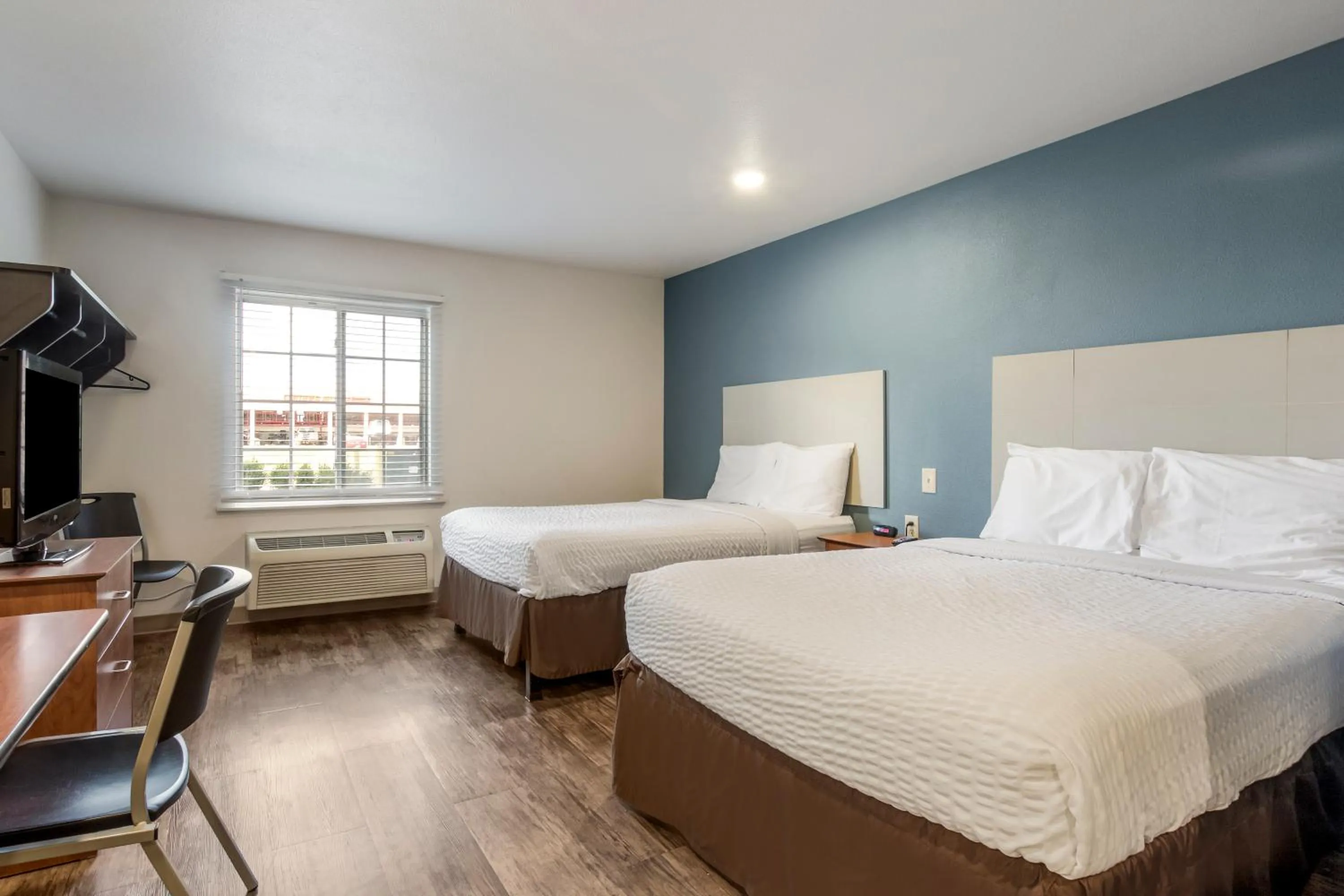 Bed in Extended Stay America Select Suites - Indianapolis - Lawrence