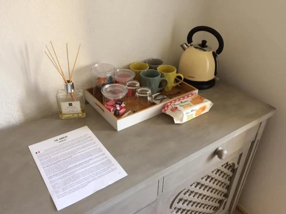 Coffee/tea facilities in The Annexe Chadalais