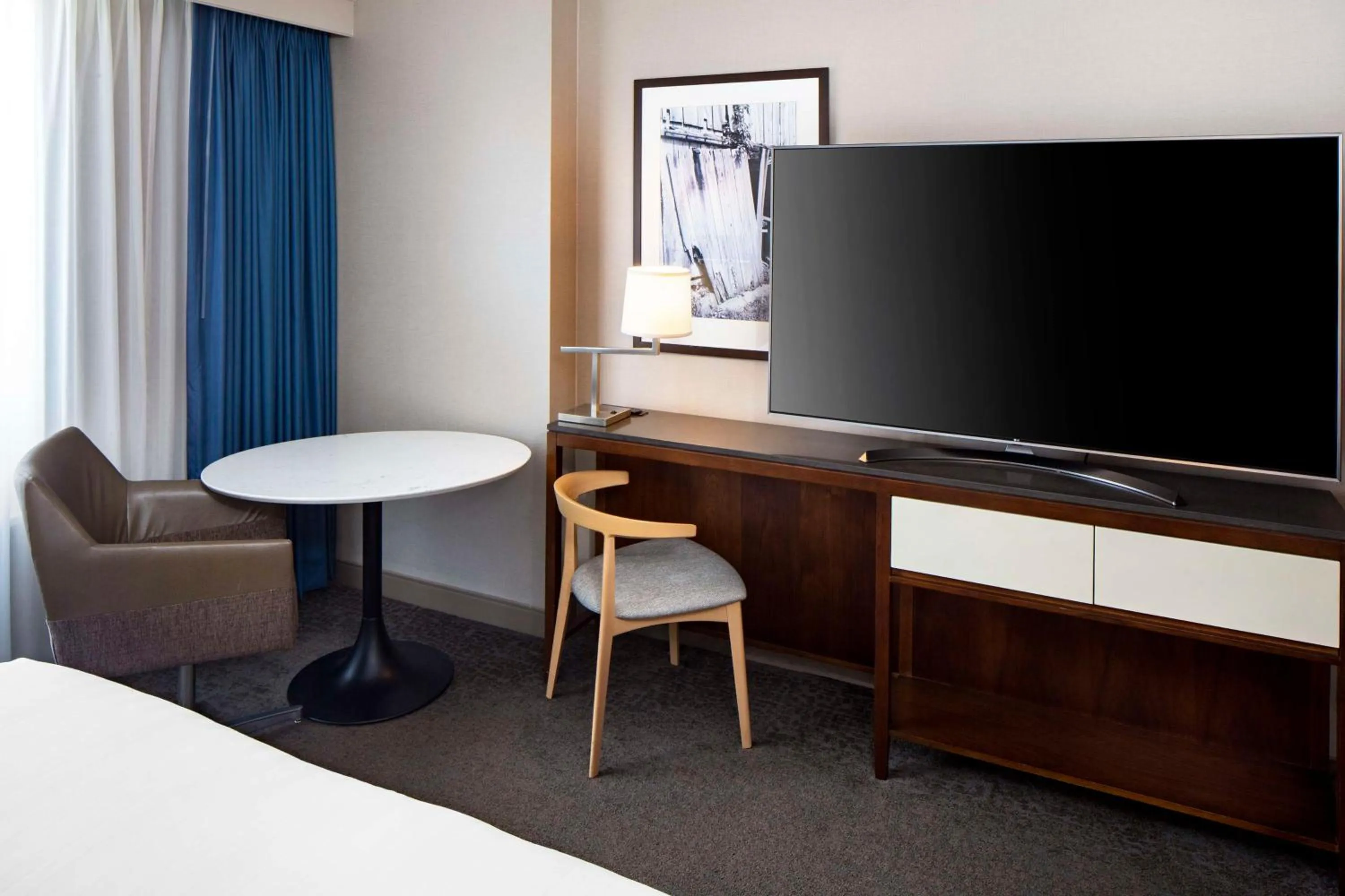 Bedroom, Bed in Hyatt Regency Wichita