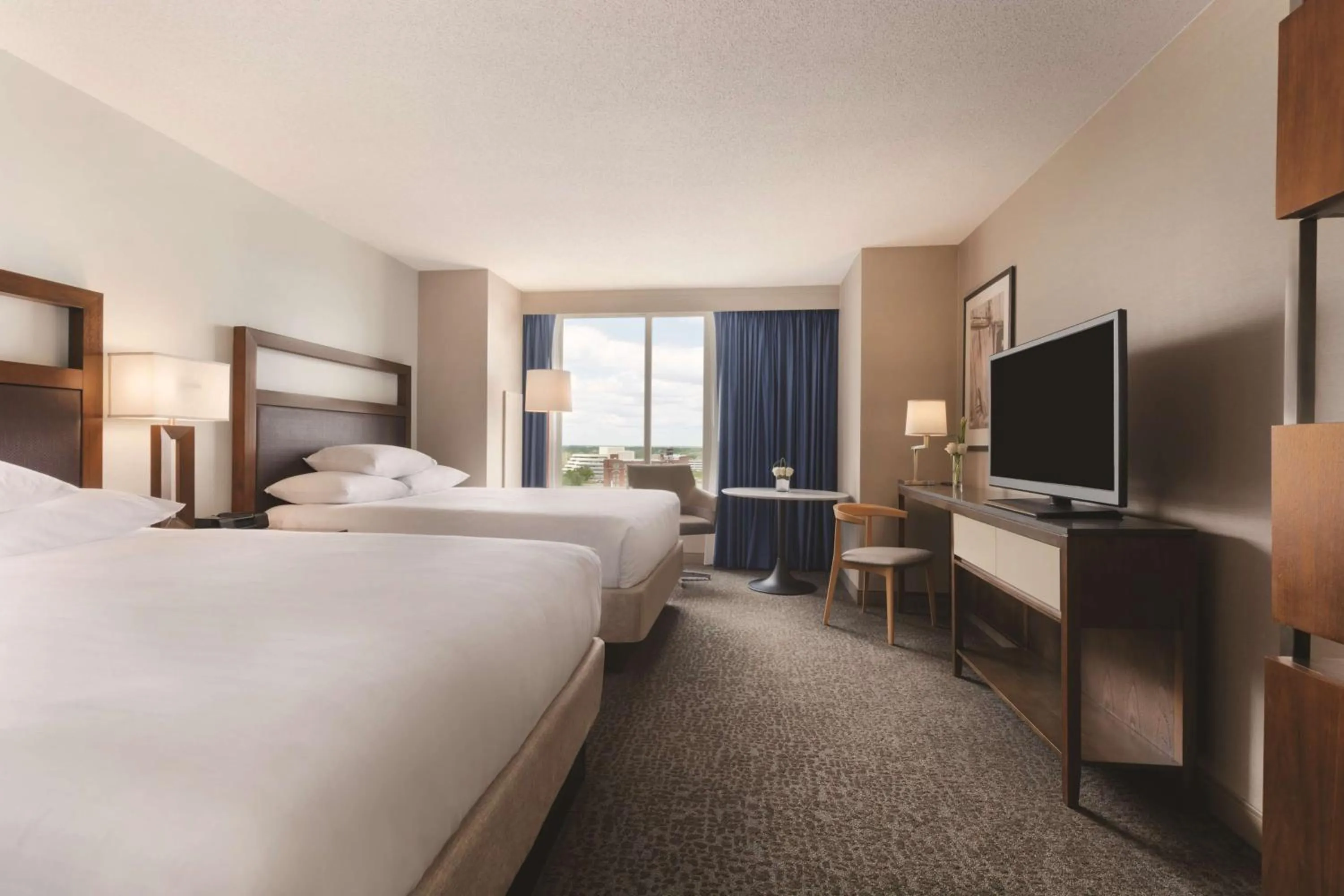 Photo of the whole room, Bed in Hyatt Regency Wichita