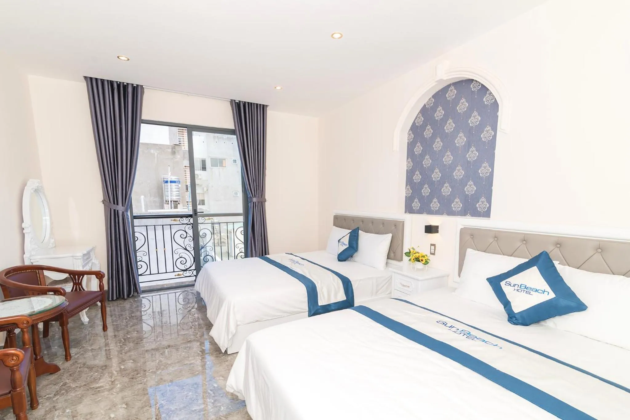 Balcony/Terrace, Bed in Sun Beach Hotel