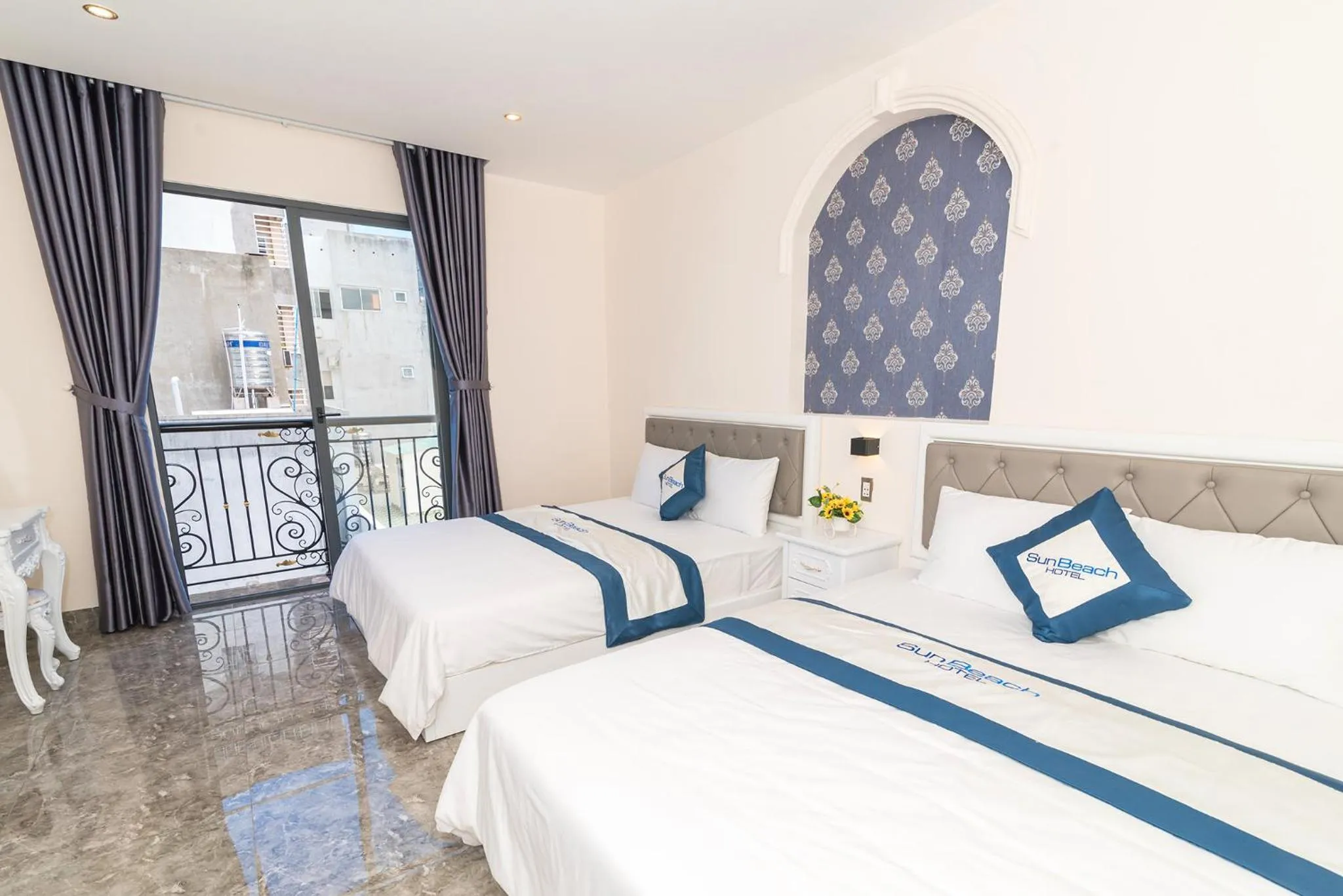 Bedroom, Bed in Sun Beach Hotel