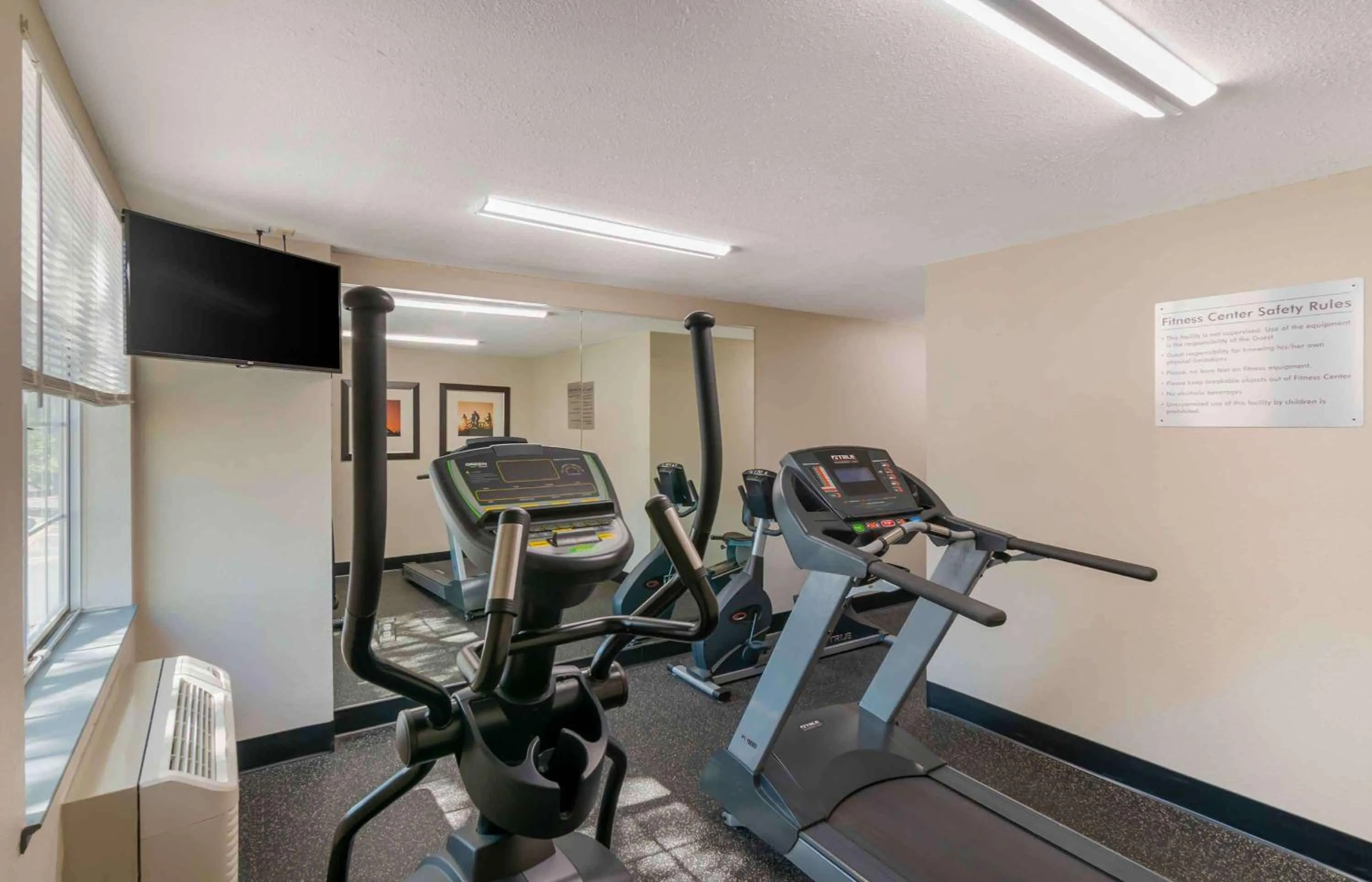 Fitness centre/facilities in Extended Stay America Suites - Kansas City - Country Club Plaza