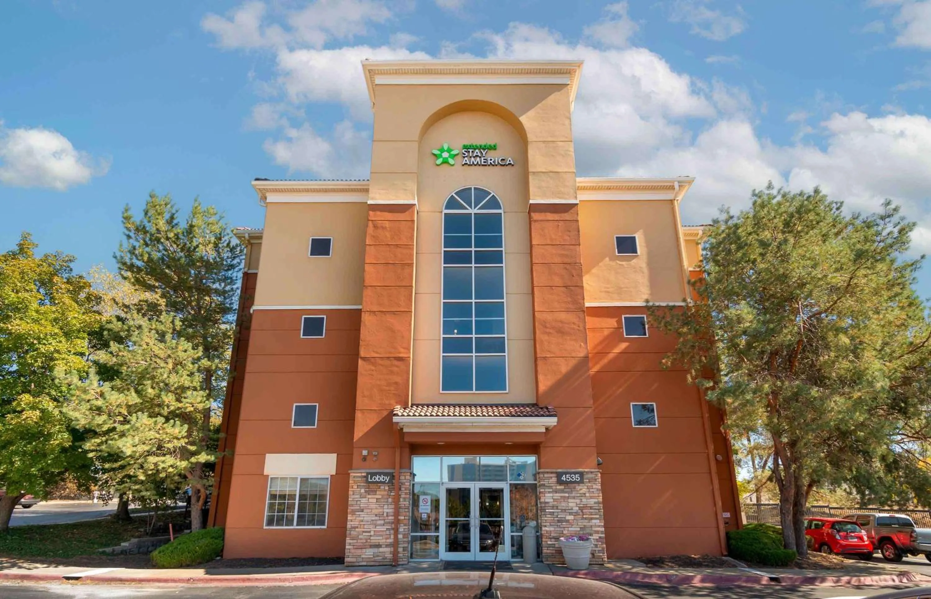 Property building in Extended Stay America Suites - Kansas City - Country Club Plaza