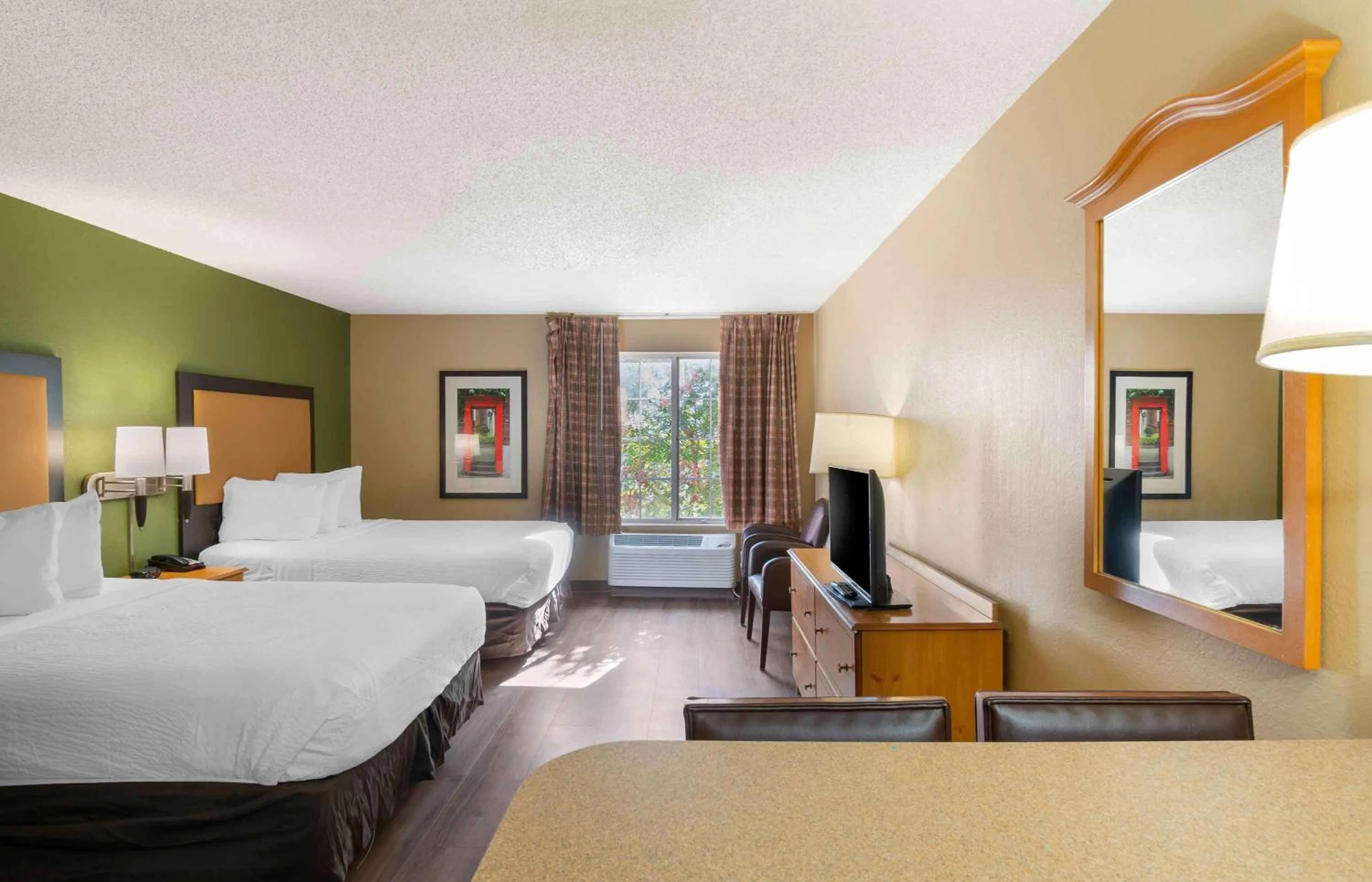 Bedroom in Extended Stay America Suites - Kansas City - Country Club Plaza