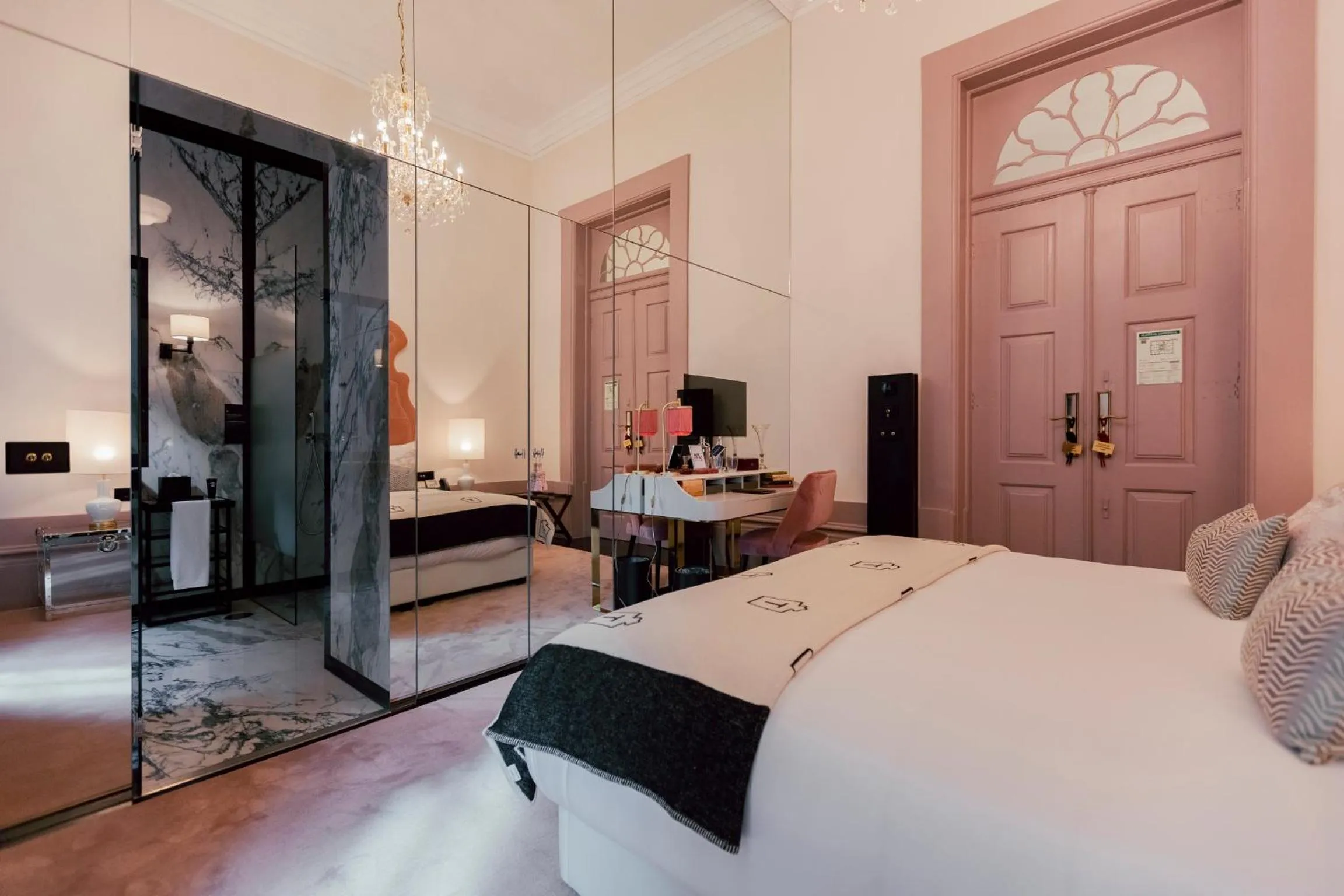 Bedroom, Bed in Torel Palace Porto