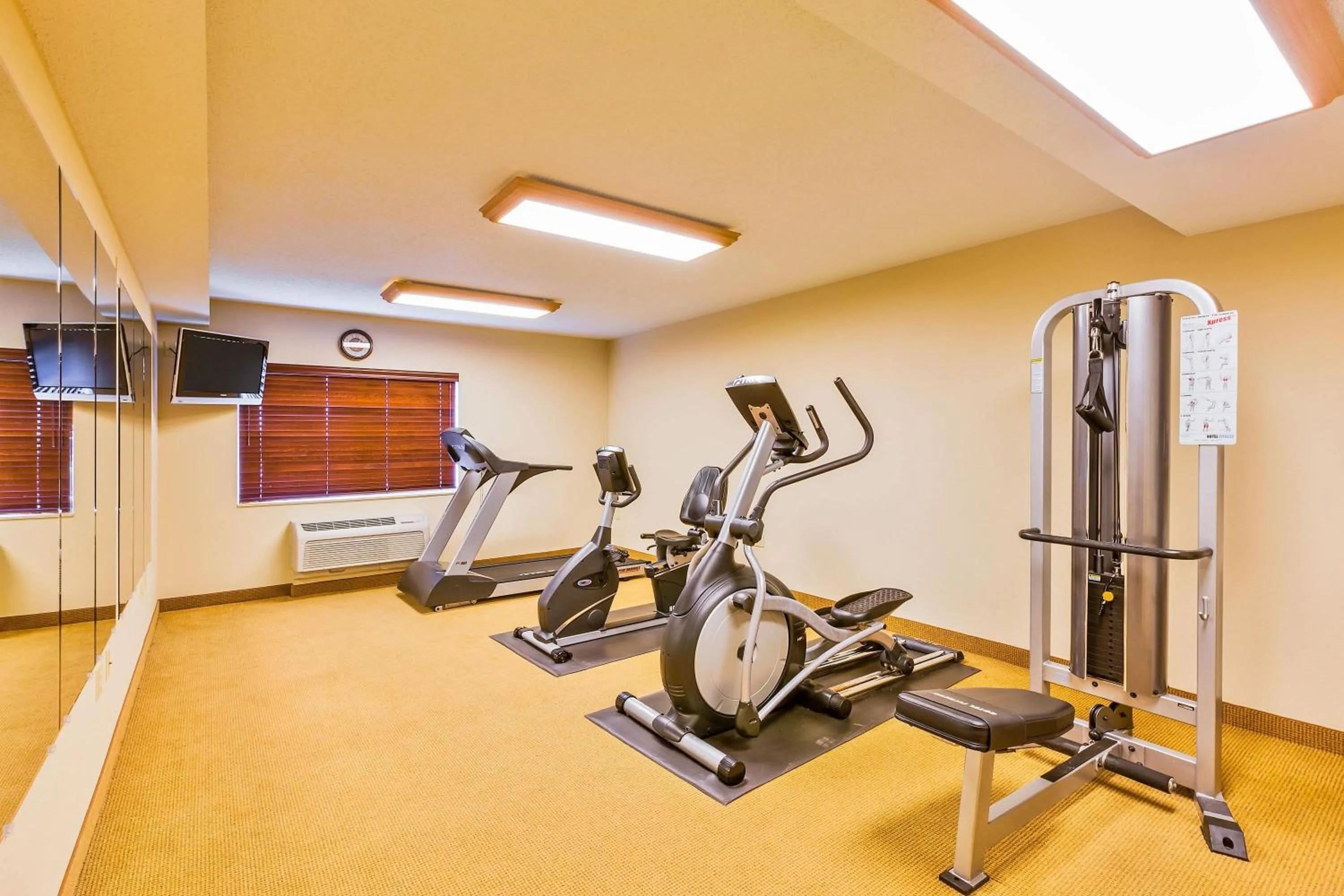 AmericInn by Wyndham Monmouth