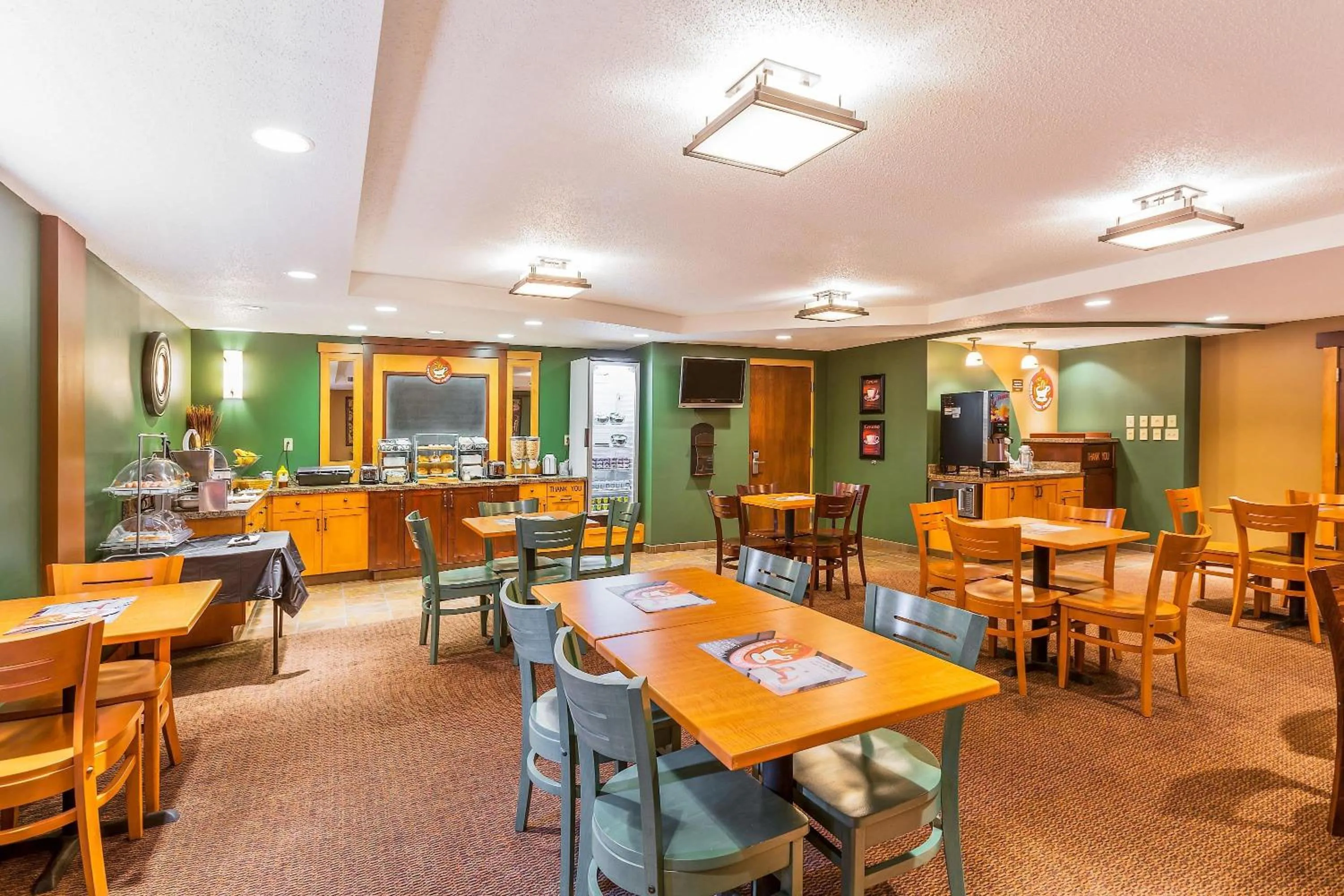 Breakfast in AmericInn by Wyndham Monmouth