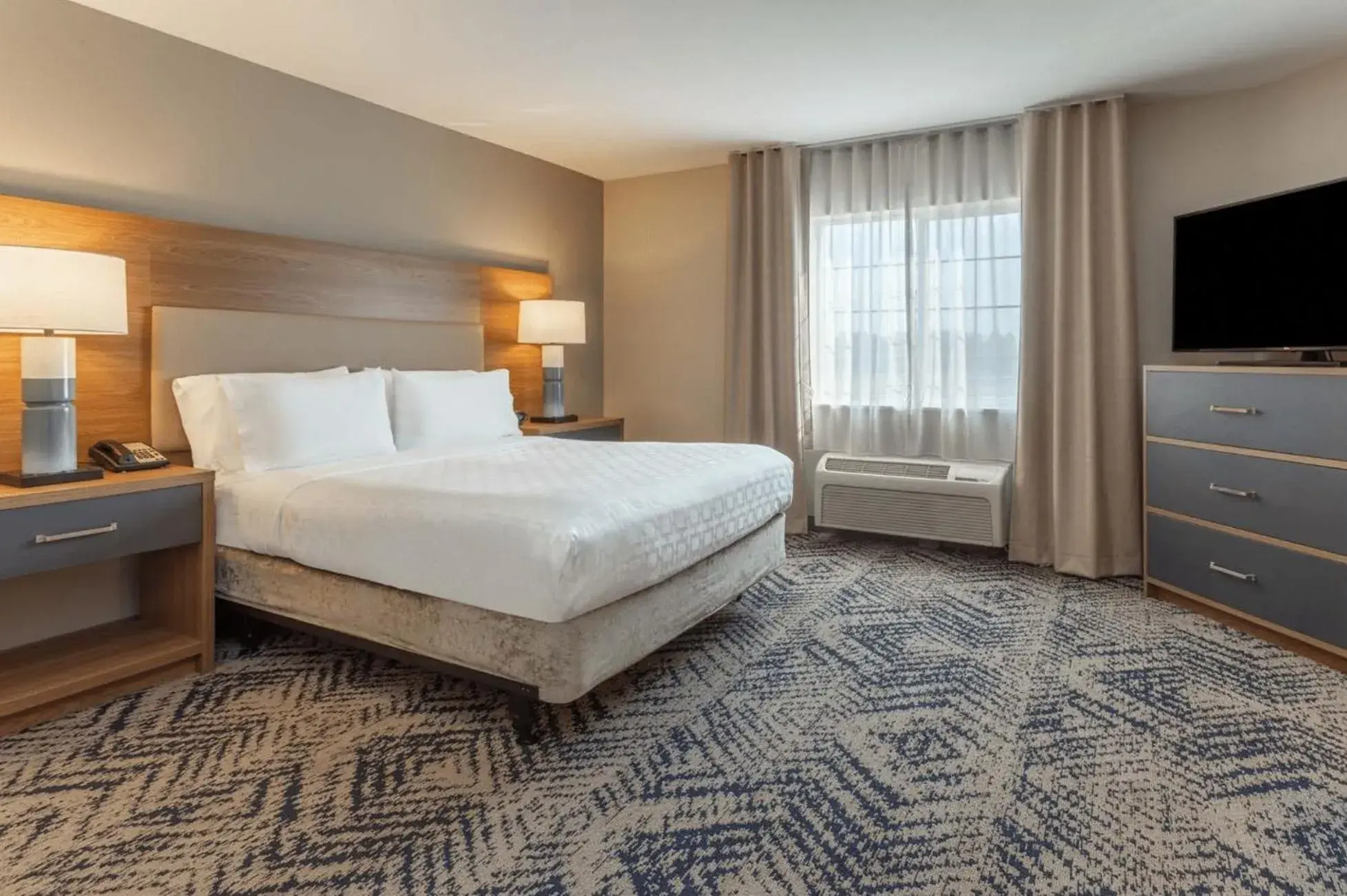 Studio Suite with King Bed - Non-Smoking in Candlewood Suites Ofallon, Il - St. Louis Area by IHG Studio Suite with King Bed - Non-Smoking in Candlewood Suites Ofallon, Il - St. Louis Area by IHG