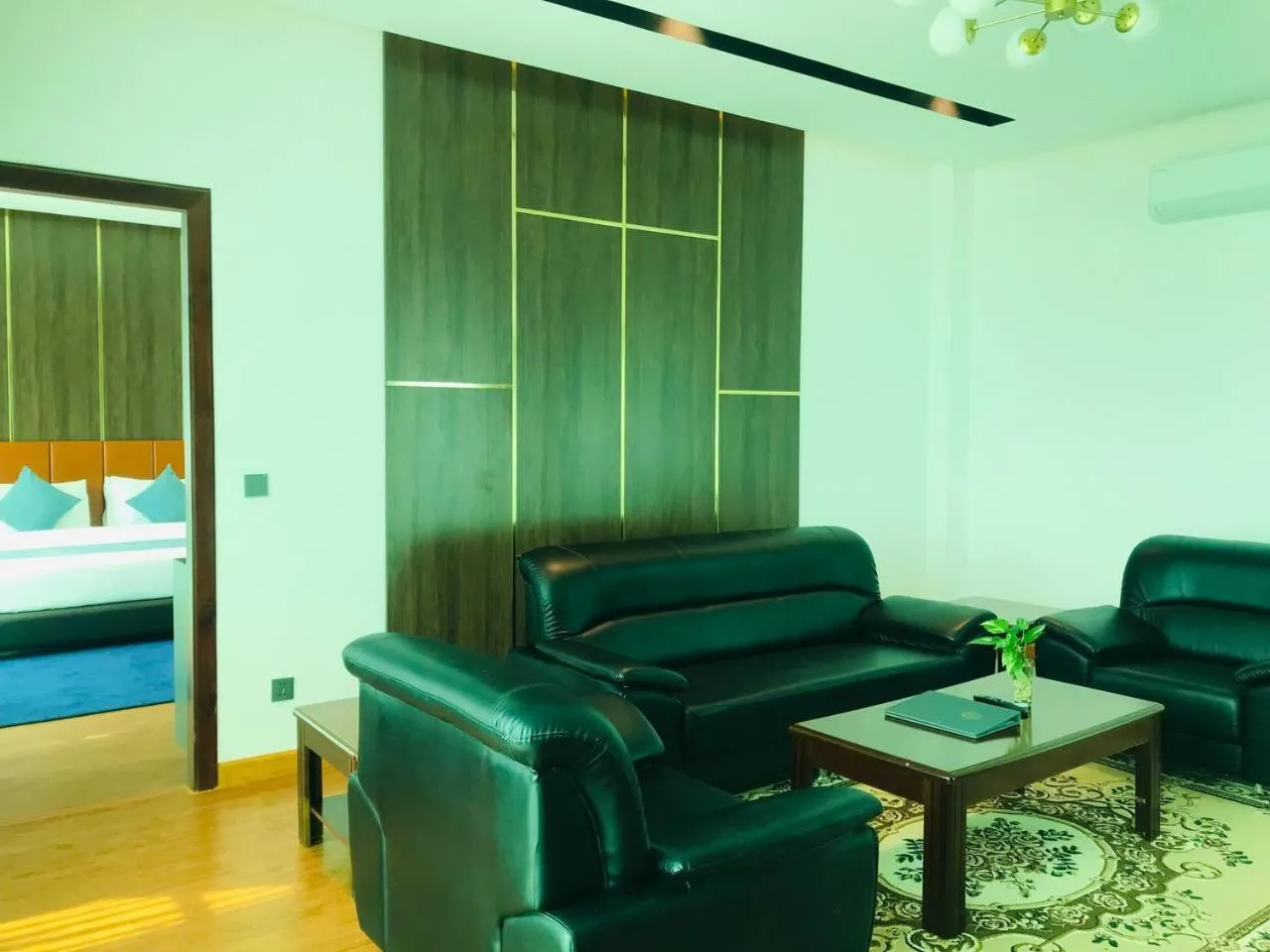 Living room, Bed in Sangkahak Mith Hotel