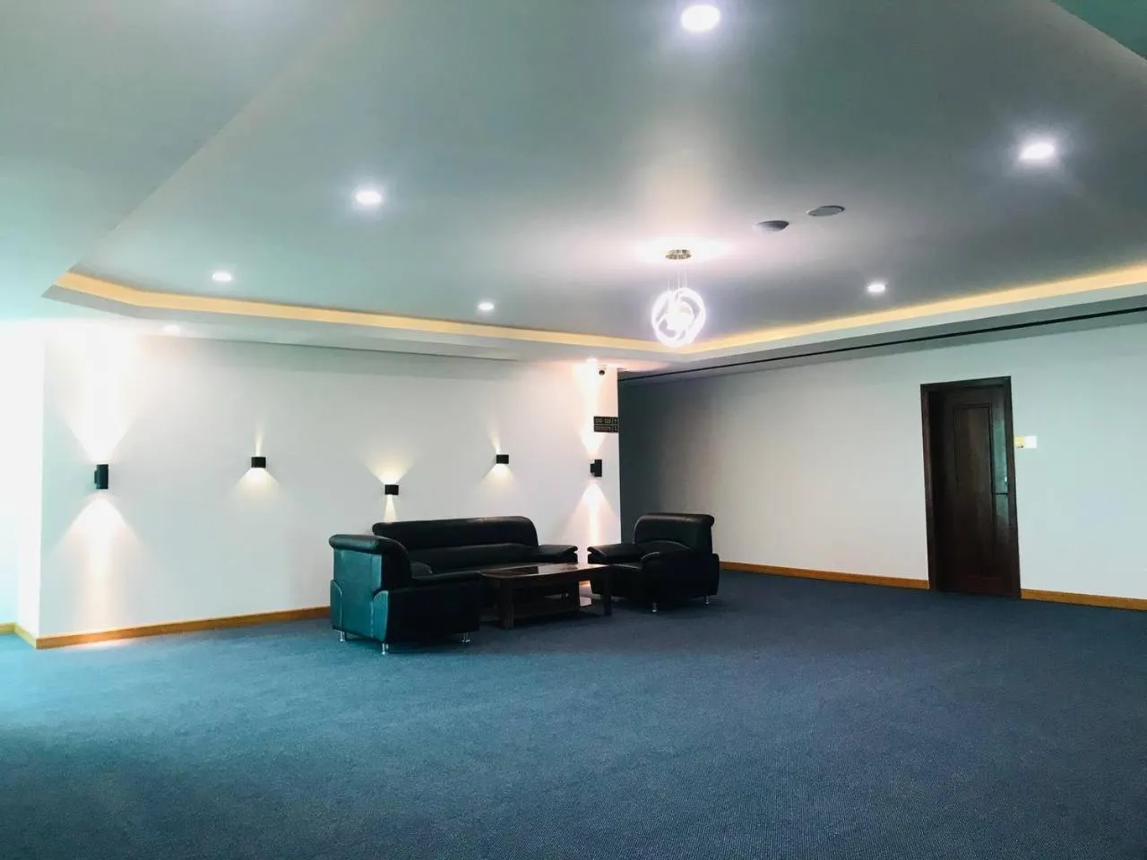 concierge in Sangkahak Mith Hotel