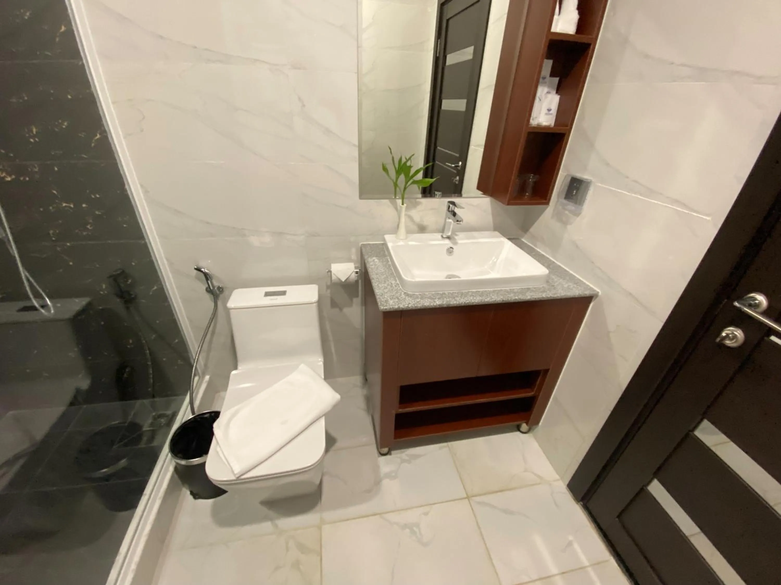 Bathroom in Sangkahak Mith Hotel