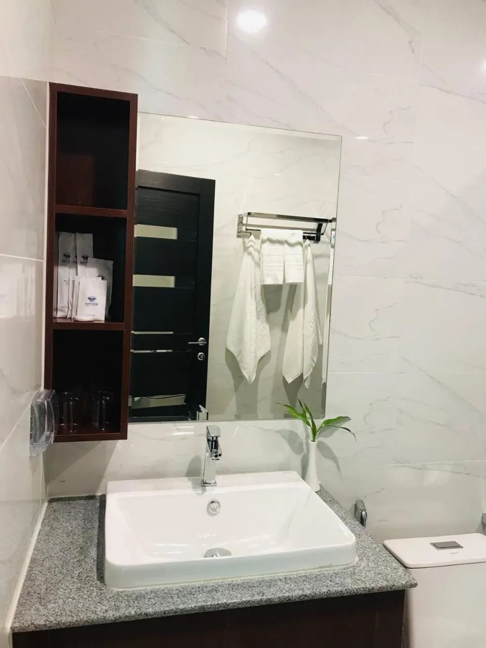 Toilet in Sangkahak Mith Hotel