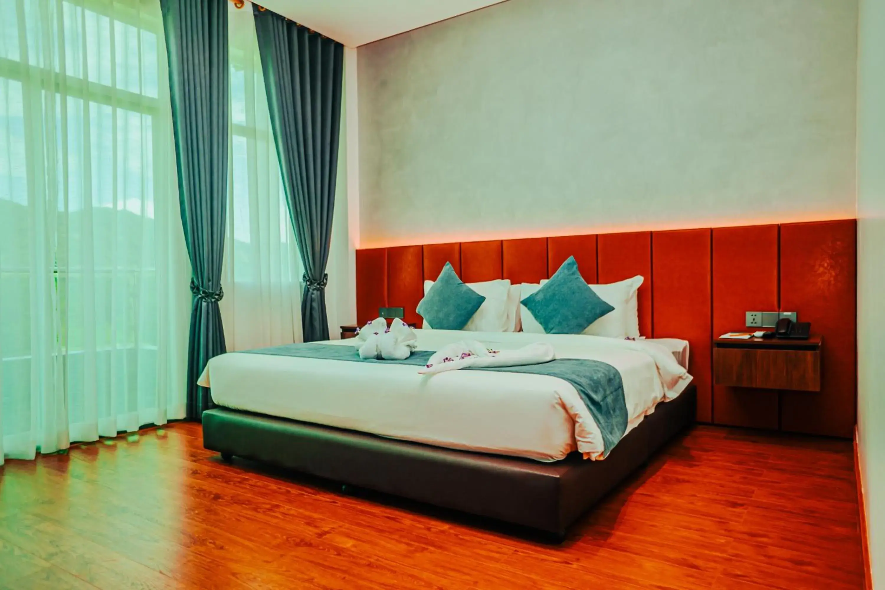 Deluxe Double Room (2 Adults + 1 Child) in Sangkahak Mith Hotel Deluxe Double Room (2 Adults + 1 Child) in Sangkahak Mith Hotel