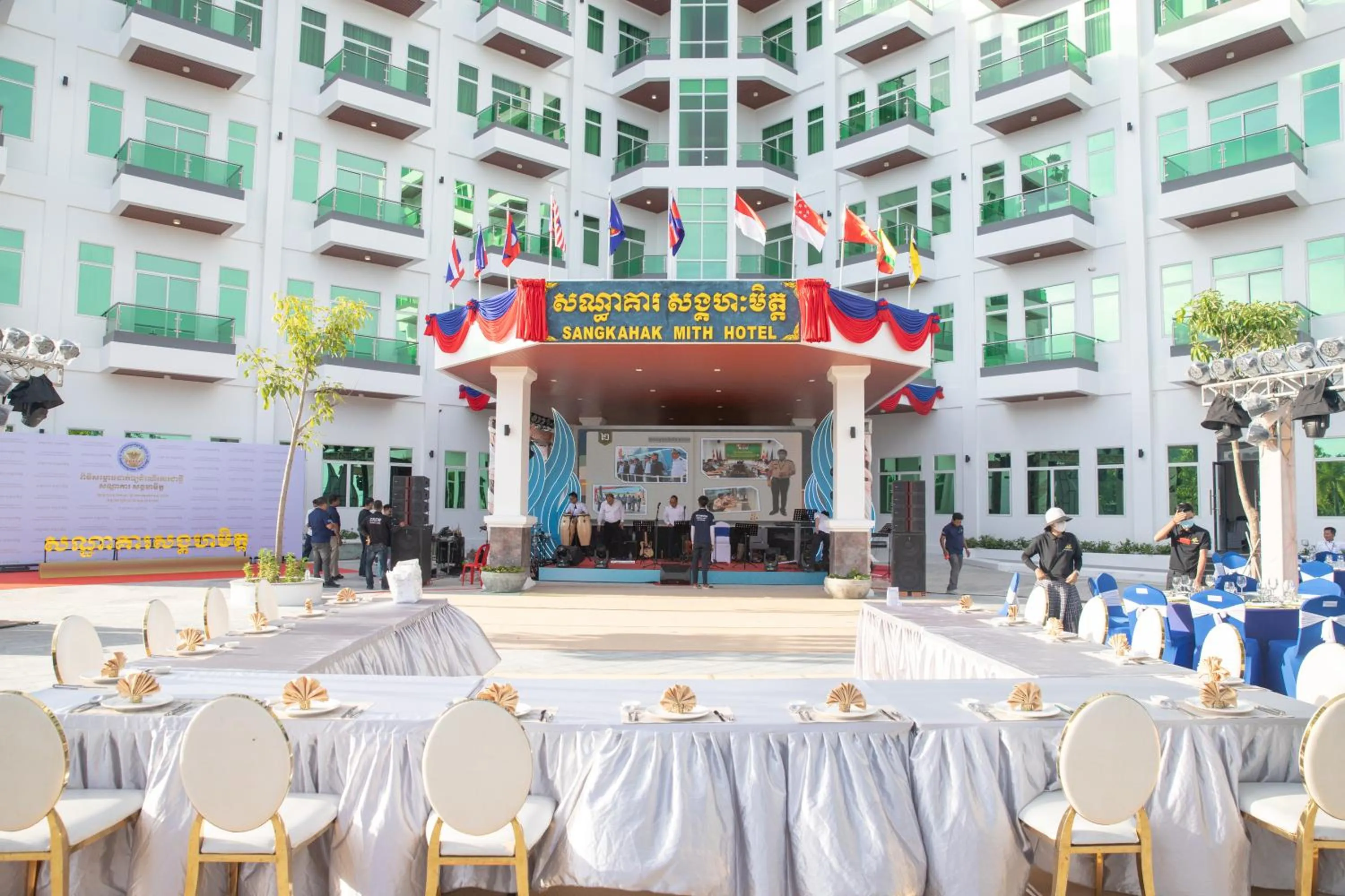 Property building in Sangkahak Mith Hotel