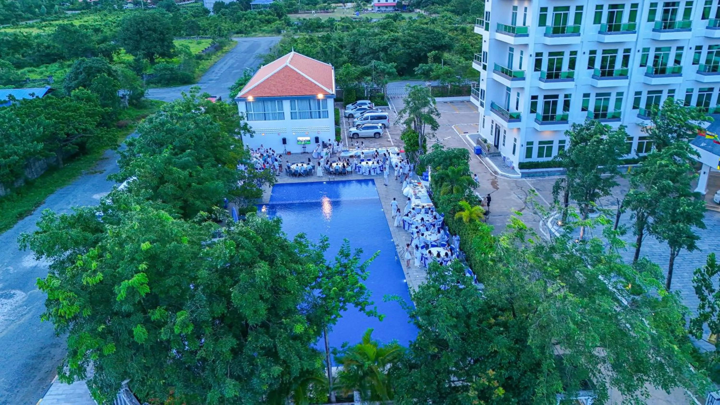 Pool view in Sangkahak Mith Hotel