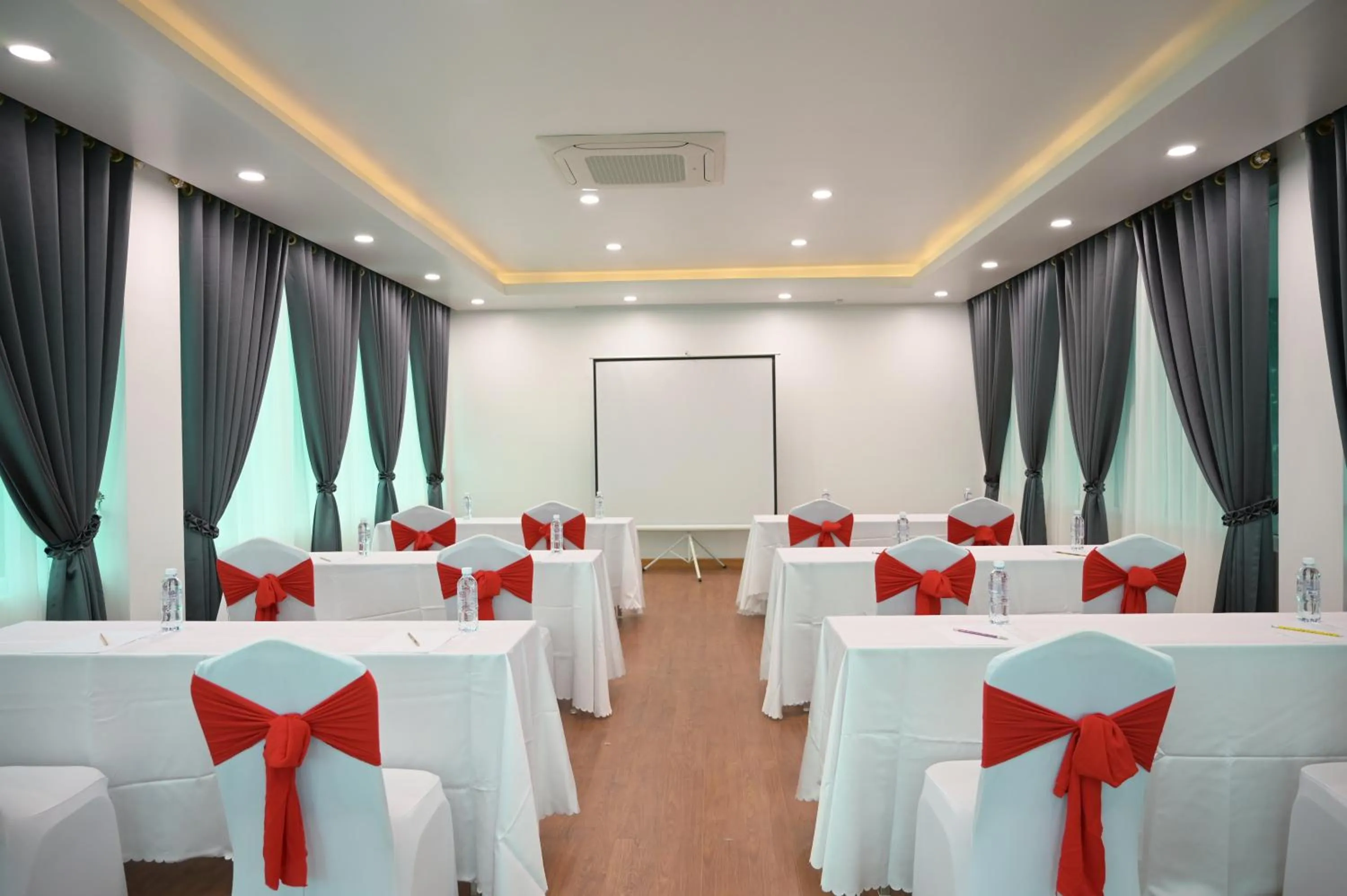 Meeting/conference room in Sangkahak Mith Hotel