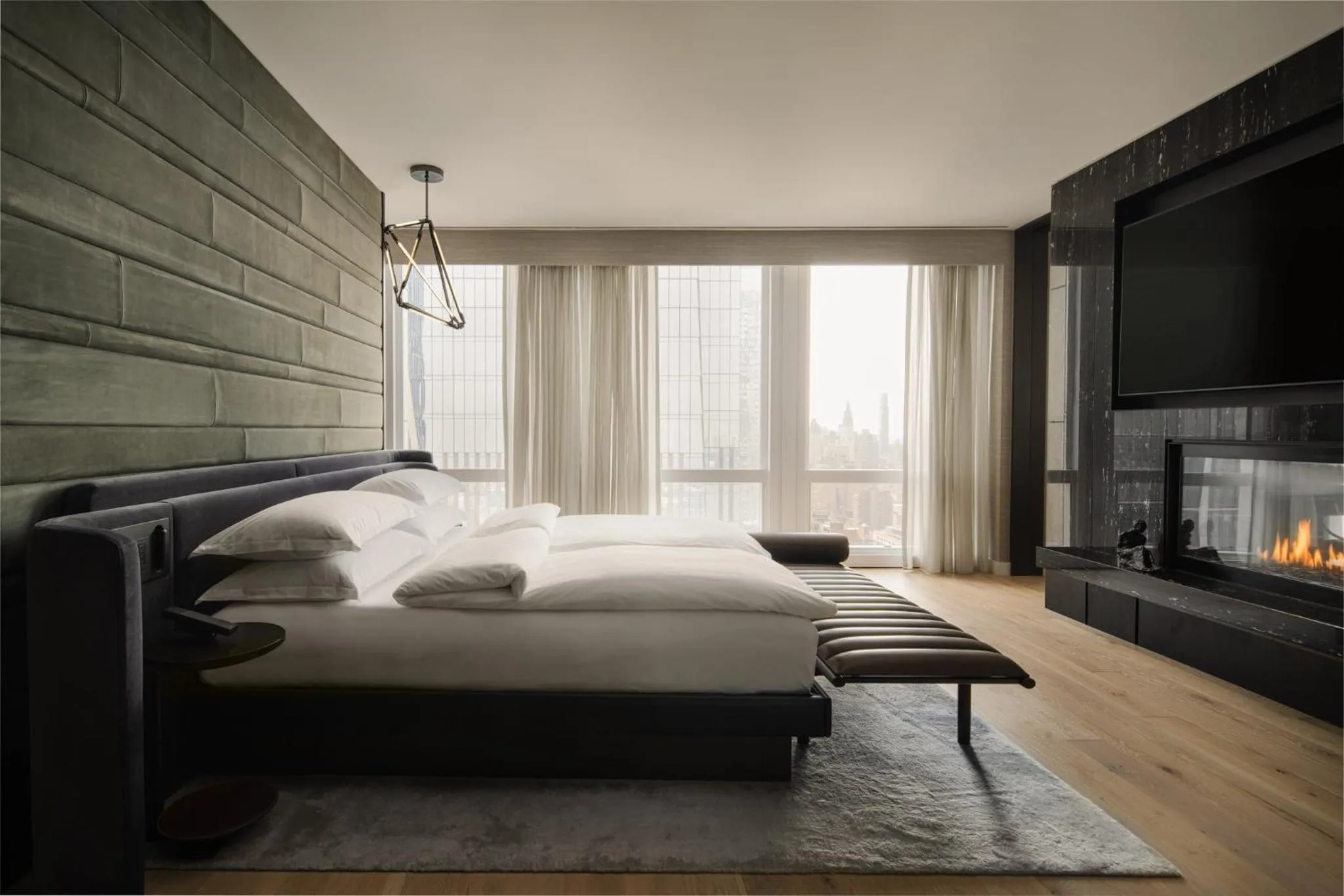 Facade/entrance, Bed in Equinox Hotel New York