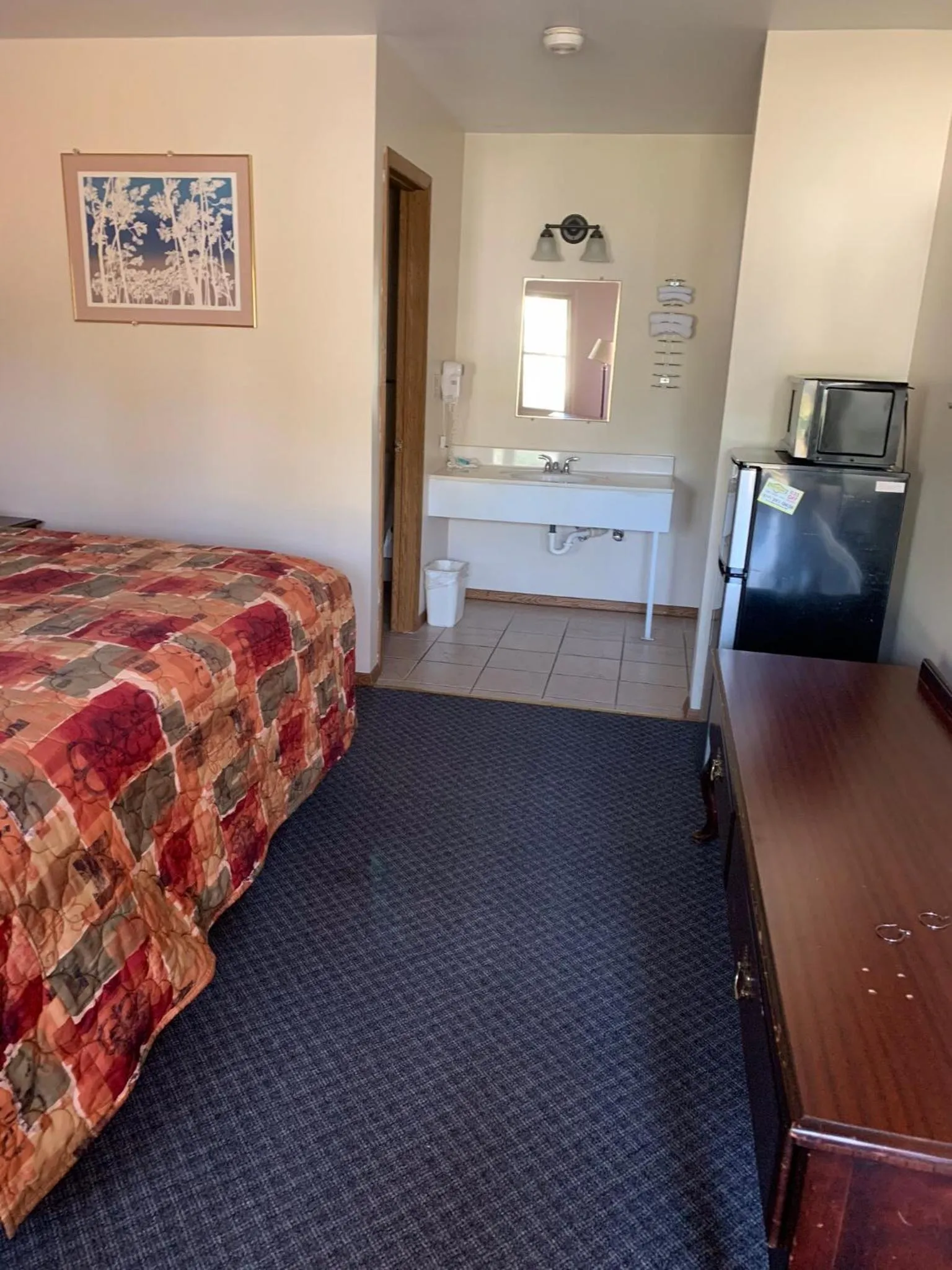 Bed in Foster Inn Monticello