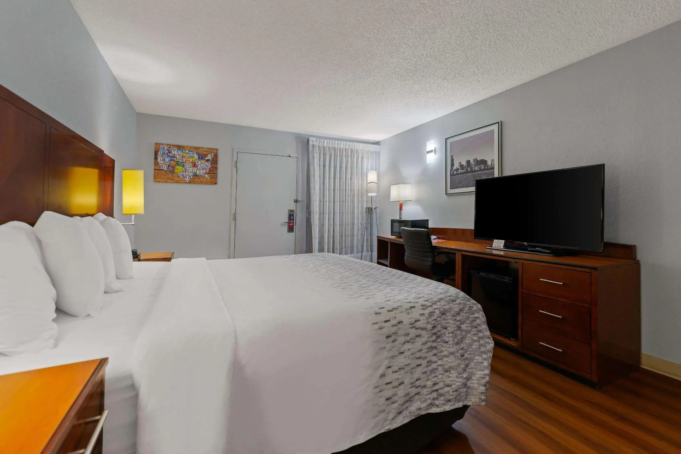 Bedroom, Bed in Econo Lodge Rockford Casino Area