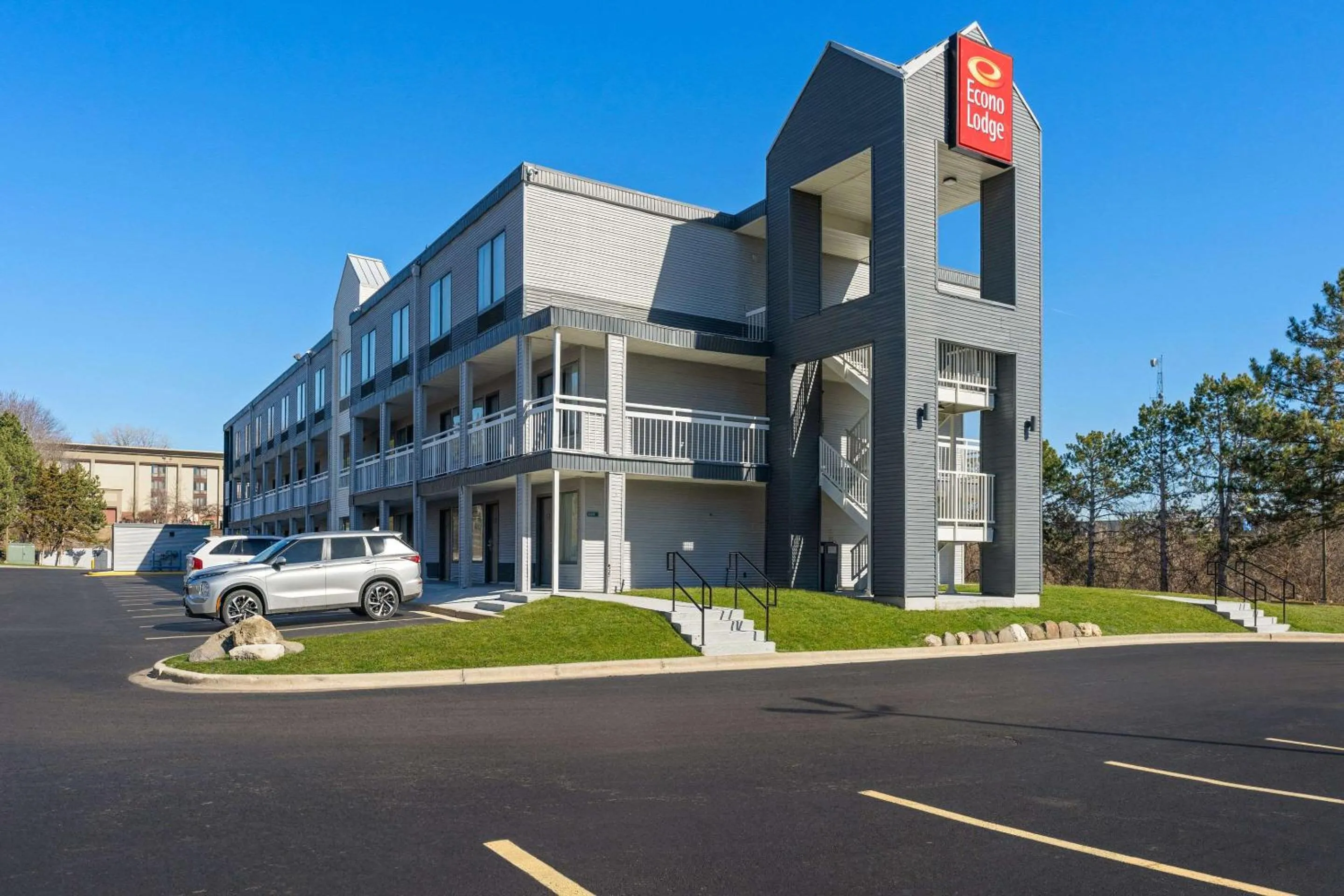 Property building in Econo Lodge Rockford Casino Area