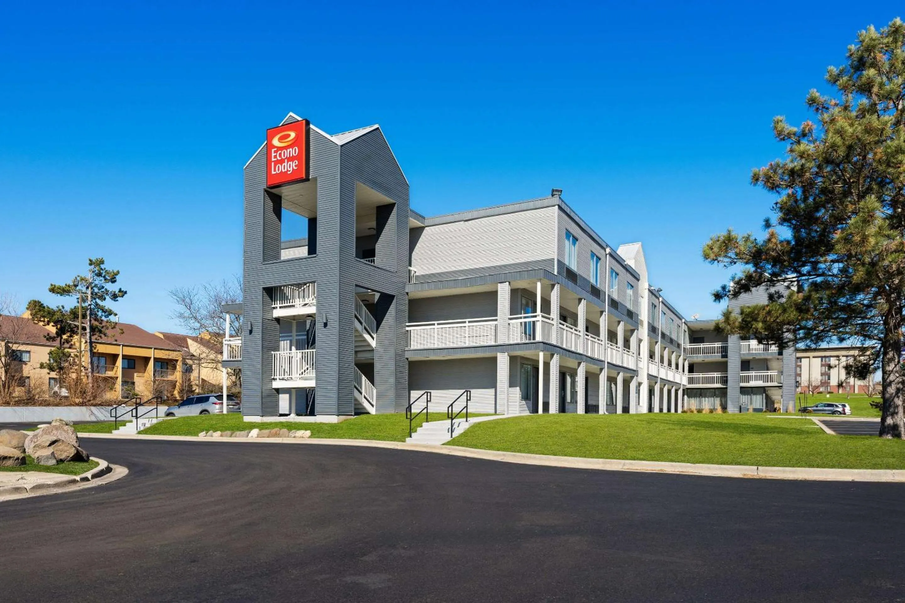 Property building in Econo Lodge Rockford Casino Area